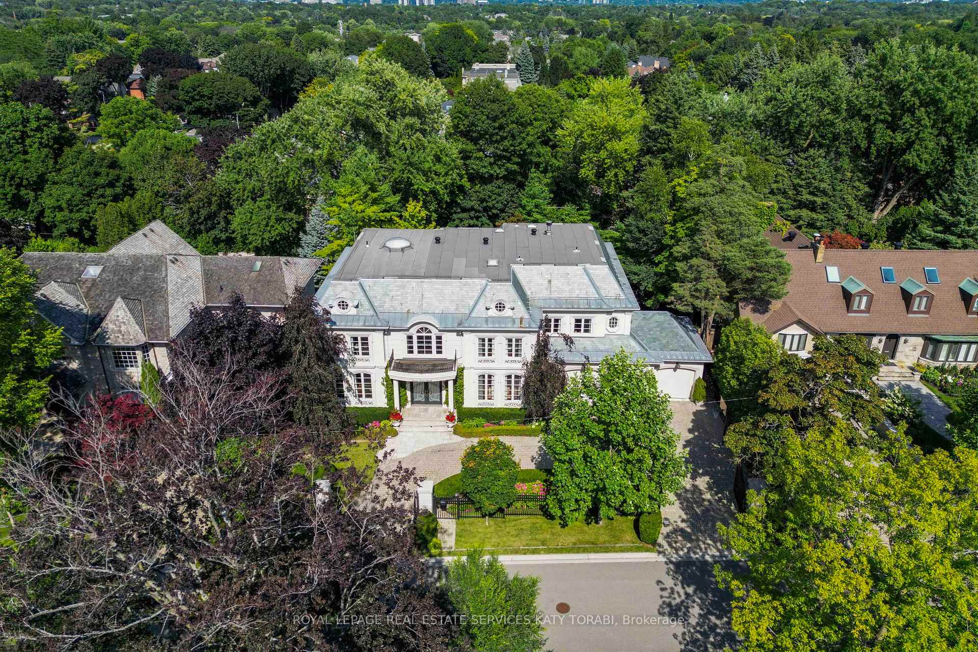 11 Doon Road, Toronto