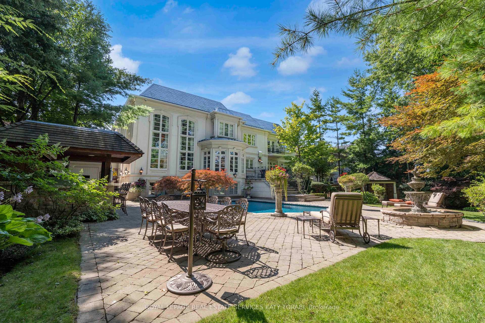 11 Doon Road, Toronto