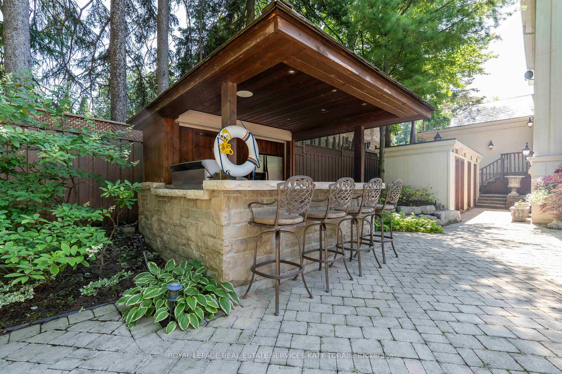 11 Doon Road, Toronto