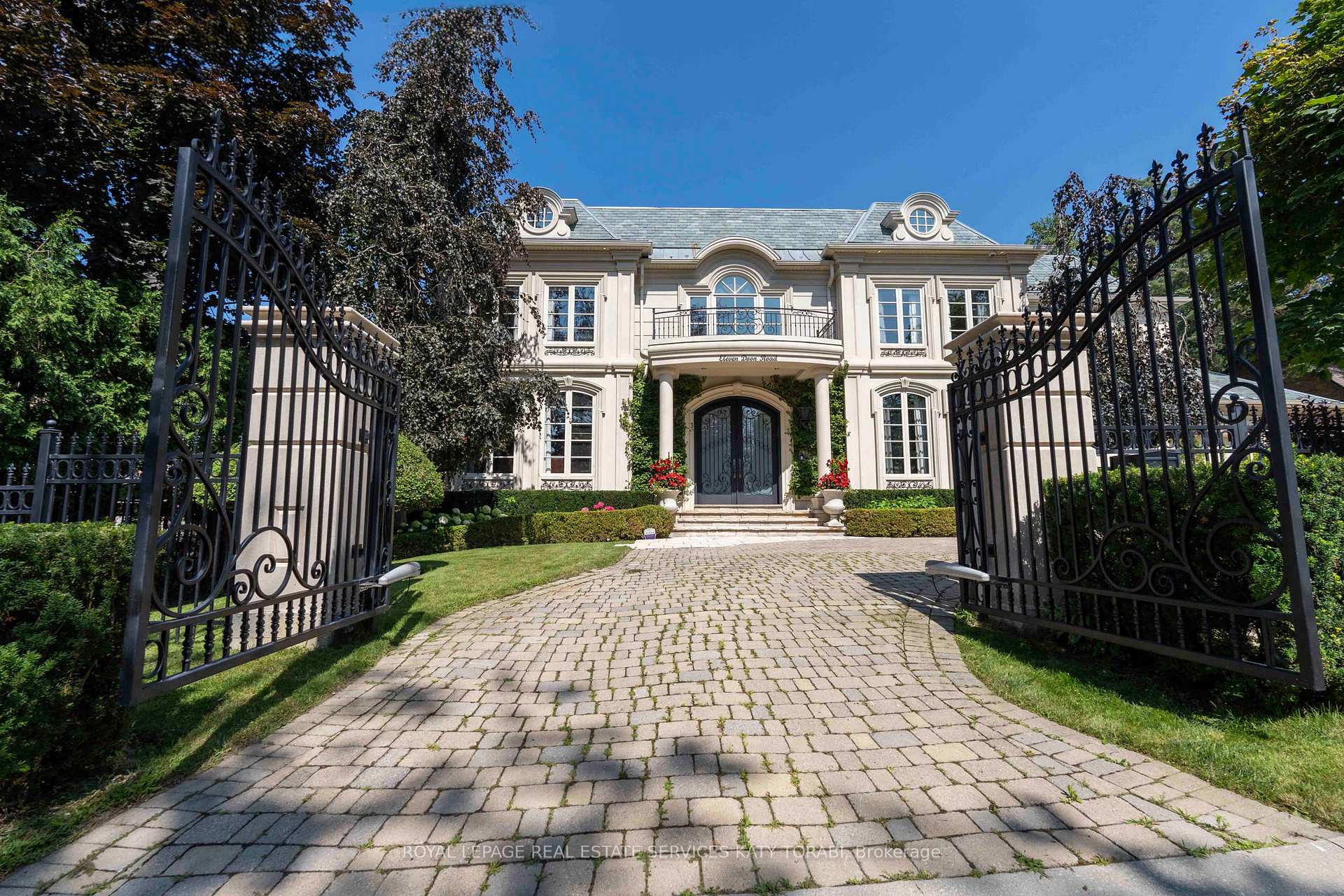 11 Doon Road, Toronto
