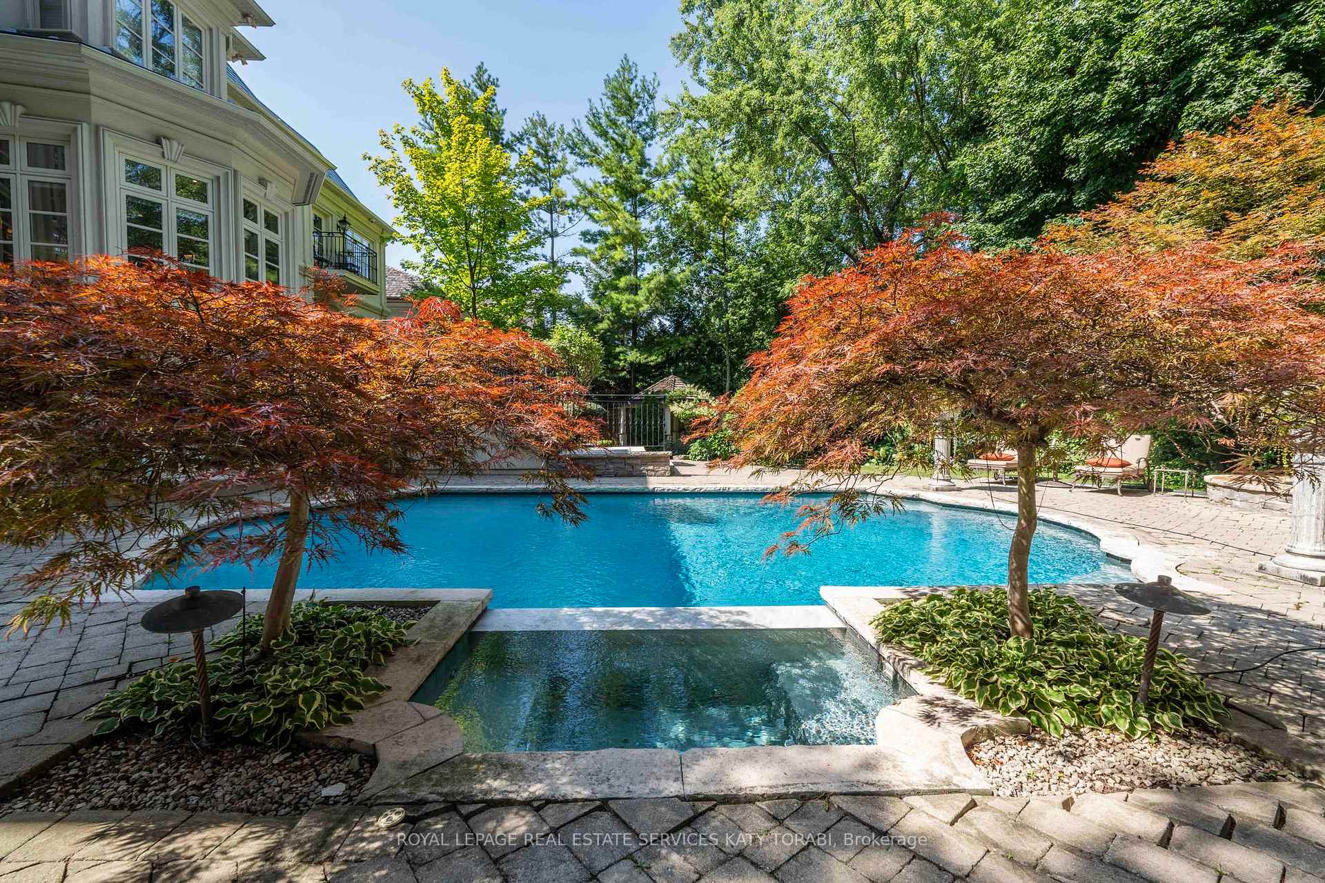 11 Doon Road, Toronto
