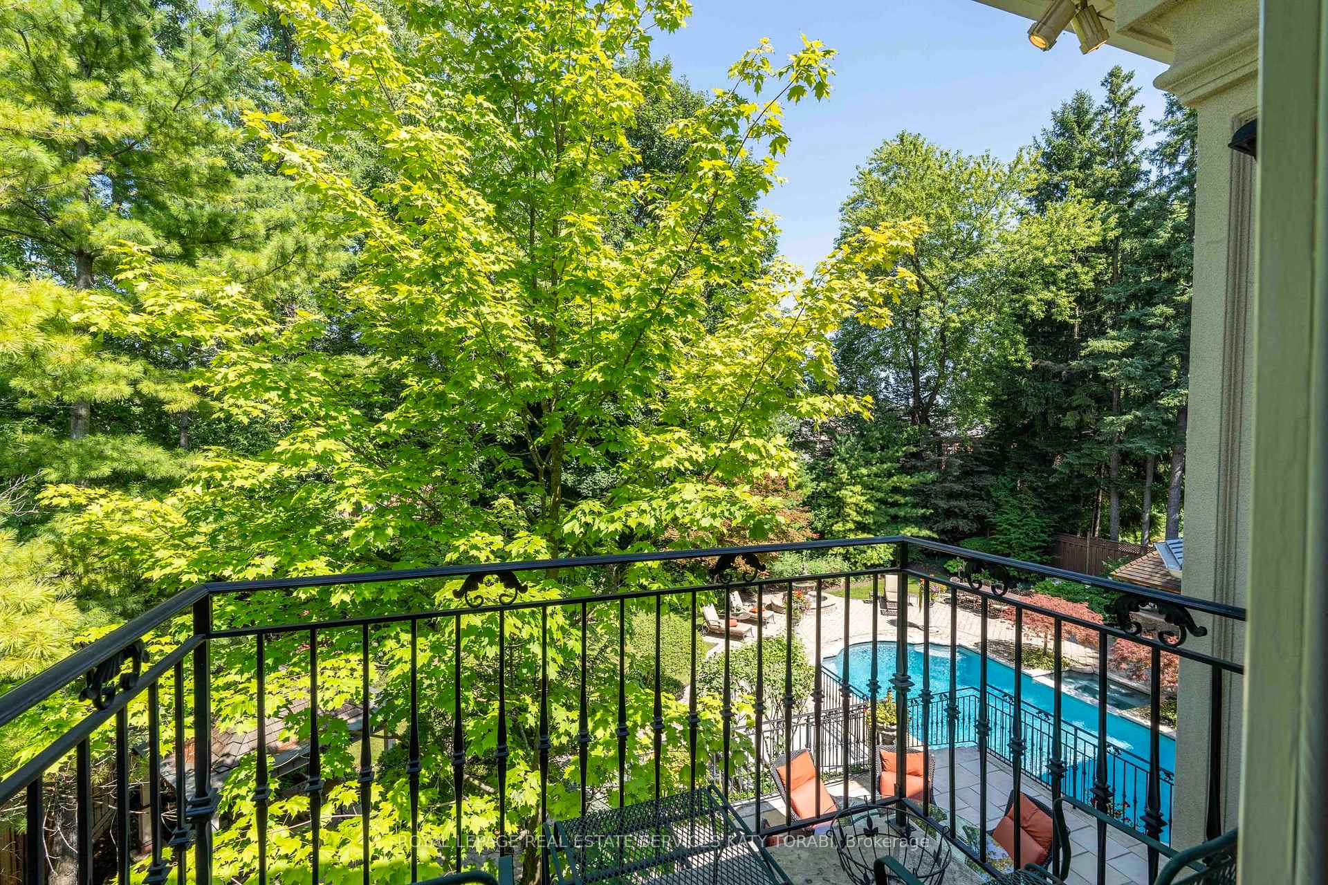11 Doon Road, Toronto