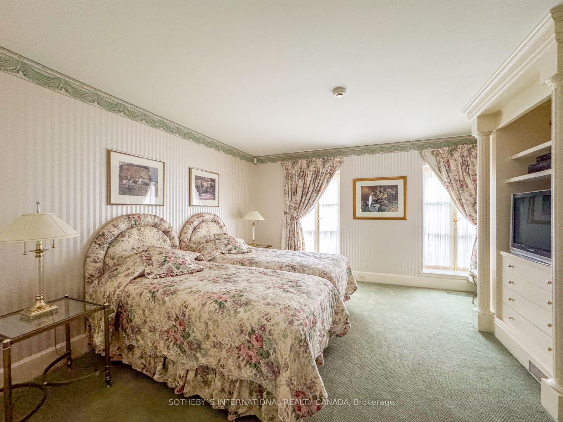 241 Strathallan Wood, Toronto