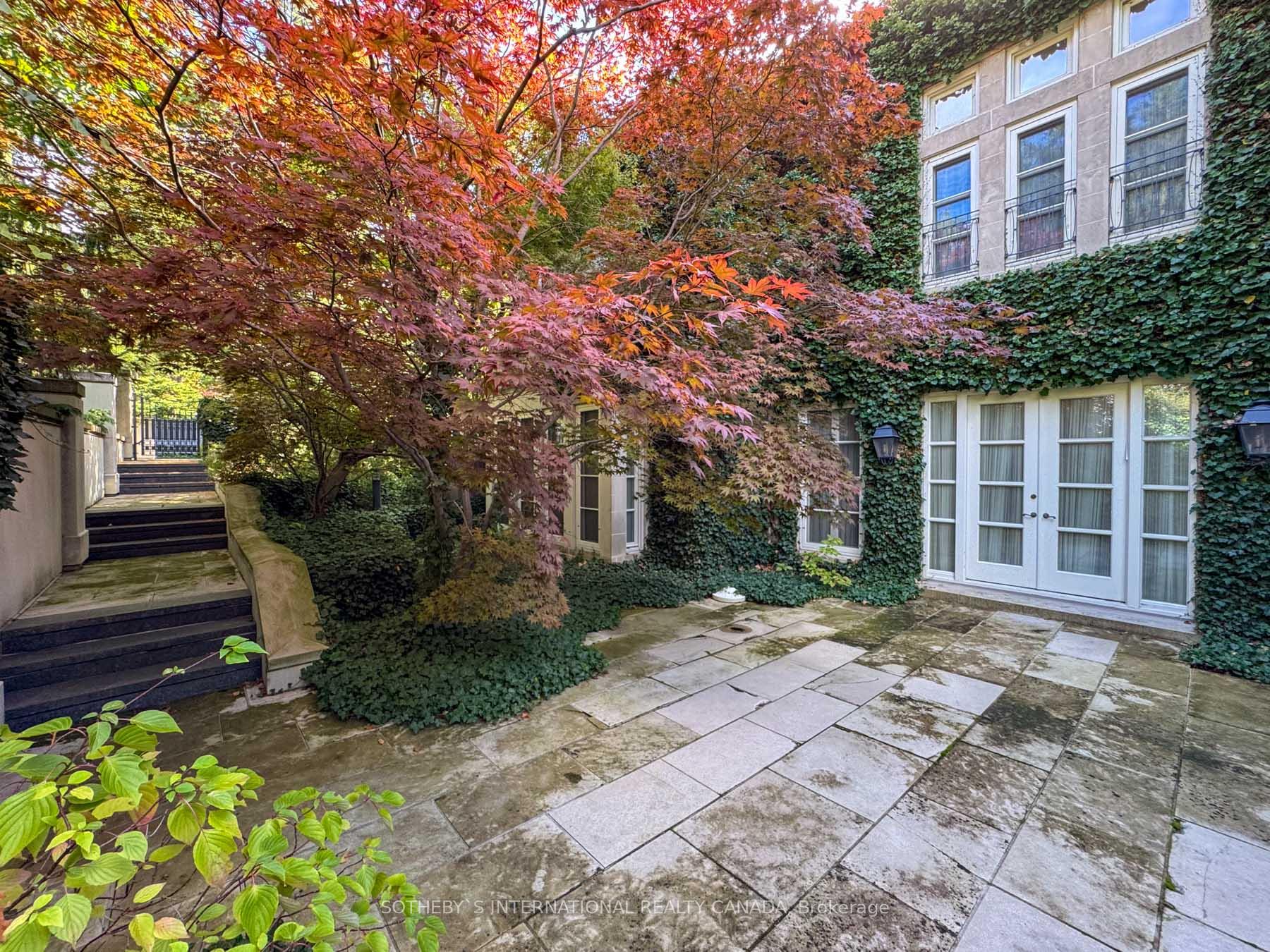 241 Strathallan Wood, Toronto