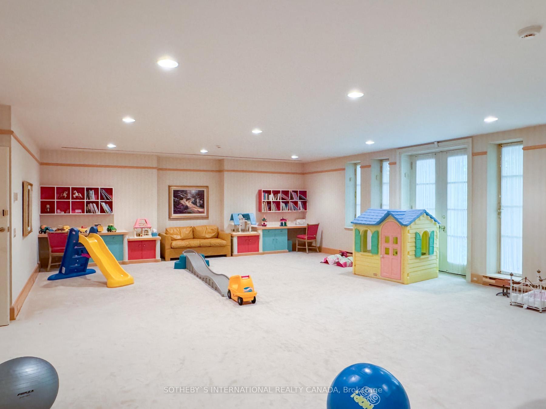 241 Strathallan Wood, Toronto