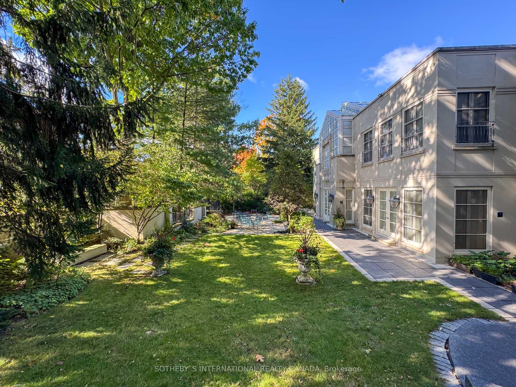 241 Strathallan Wood, Toronto