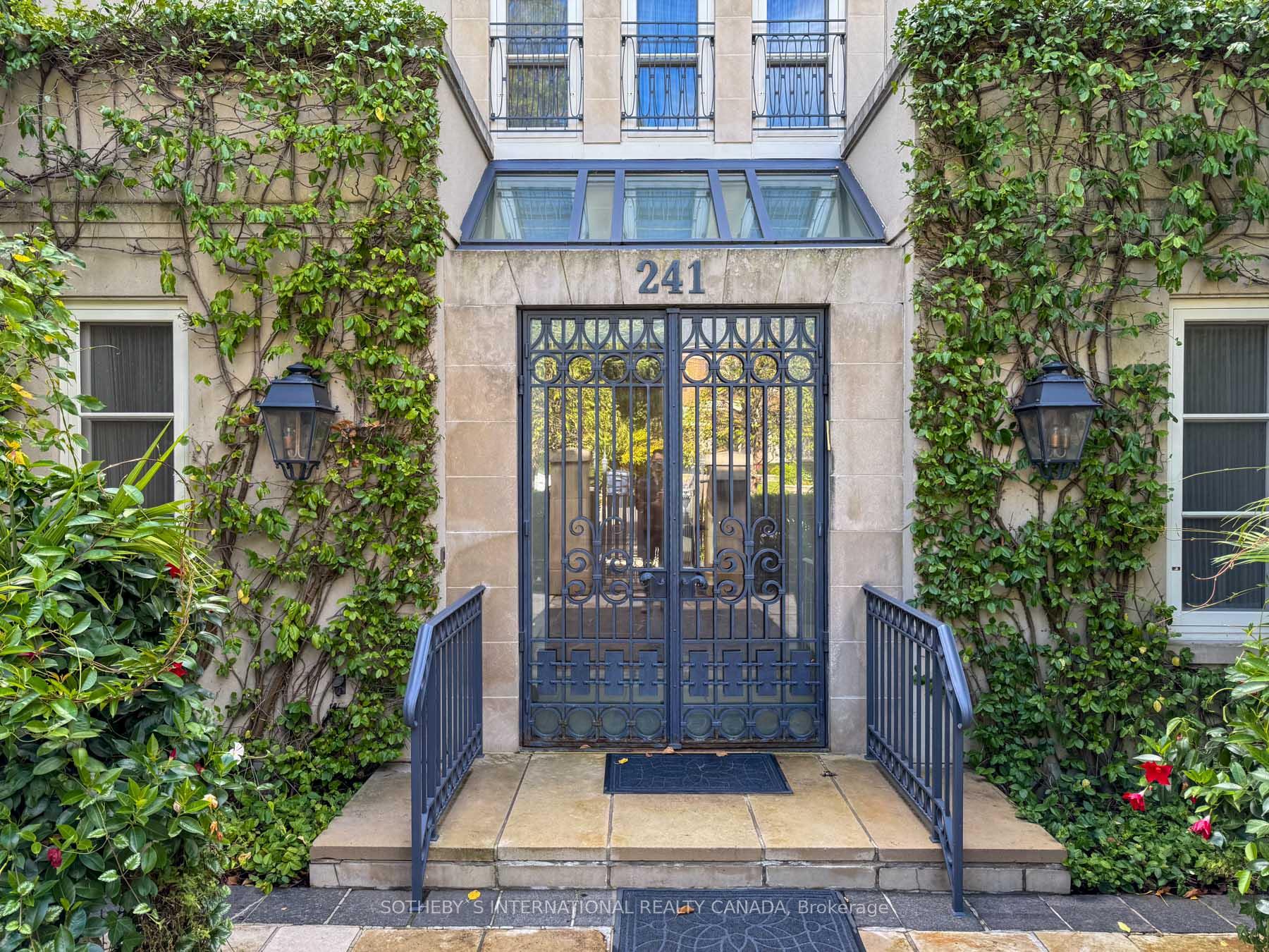 241 Strathallan Wood, Toronto