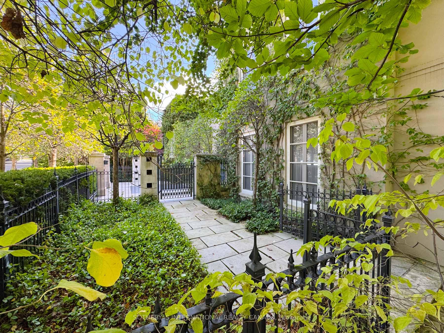 241 Strathallan Wood, Toronto