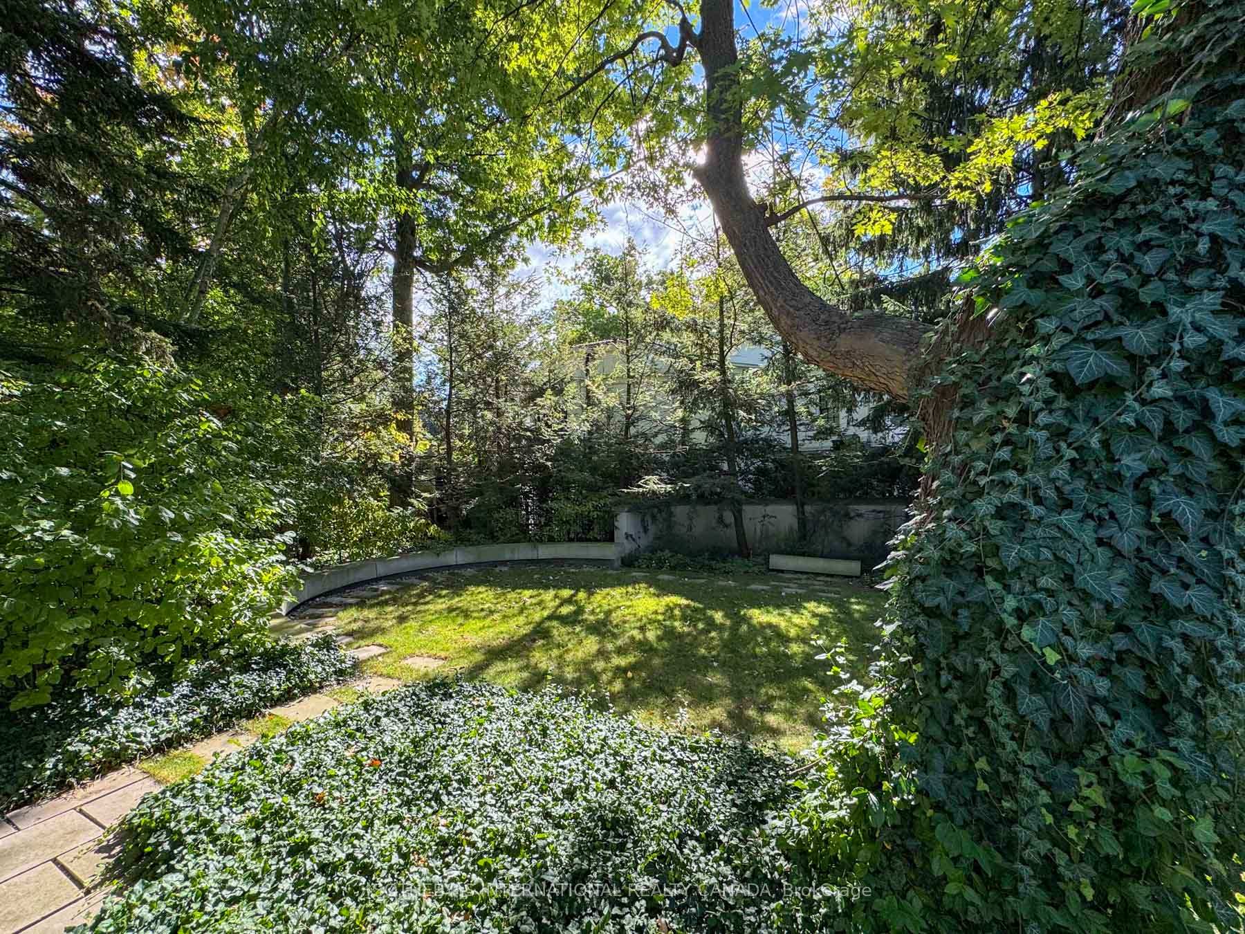 241 Strathallan Wood, Toronto
