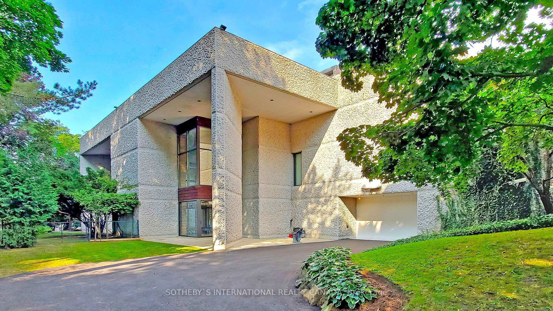 30 High Point Road, Toronto
