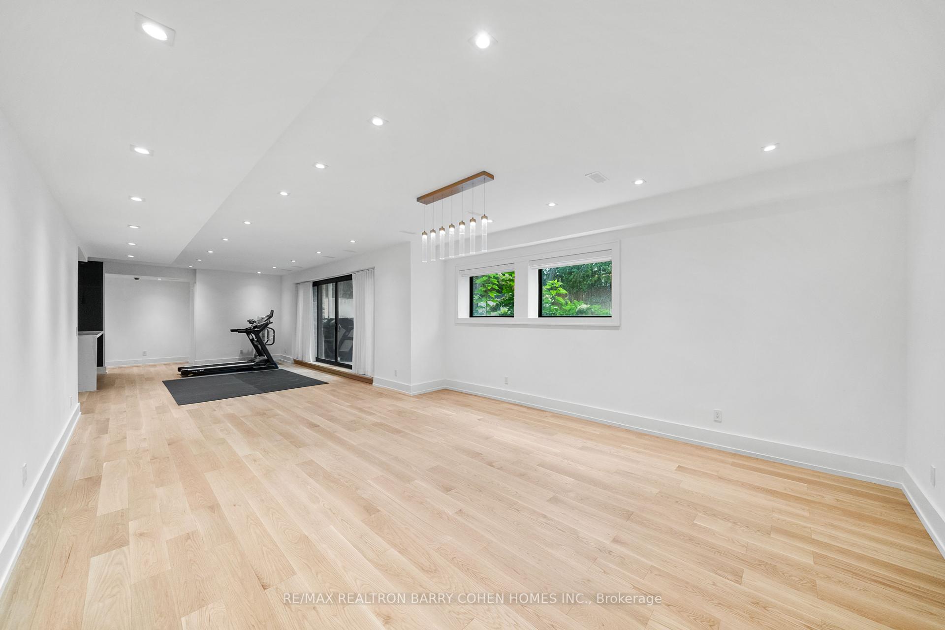 28 Brian Cliff Drive, Toronto