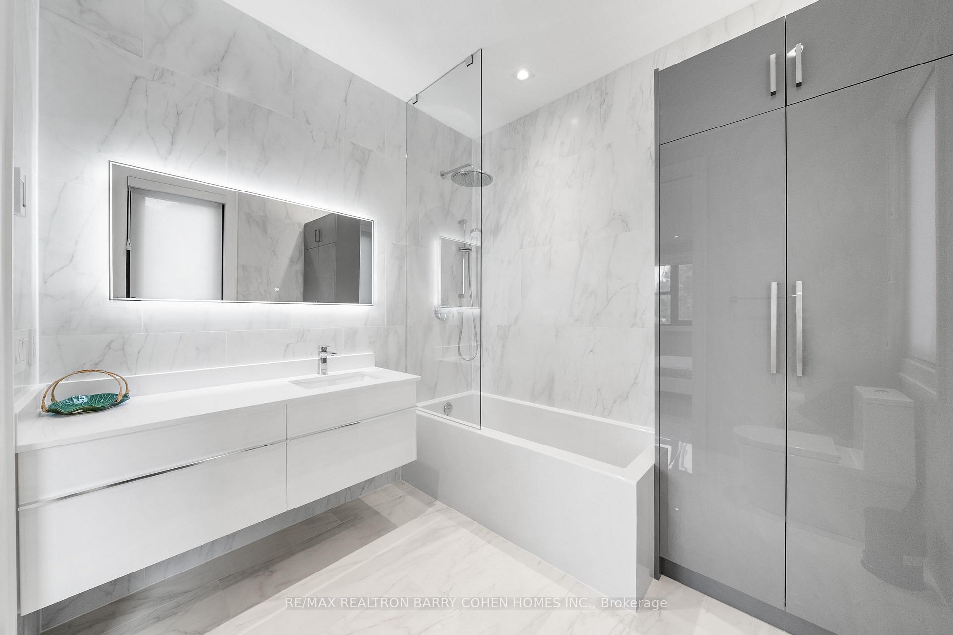 28 Brian Cliff Drive, Toronto