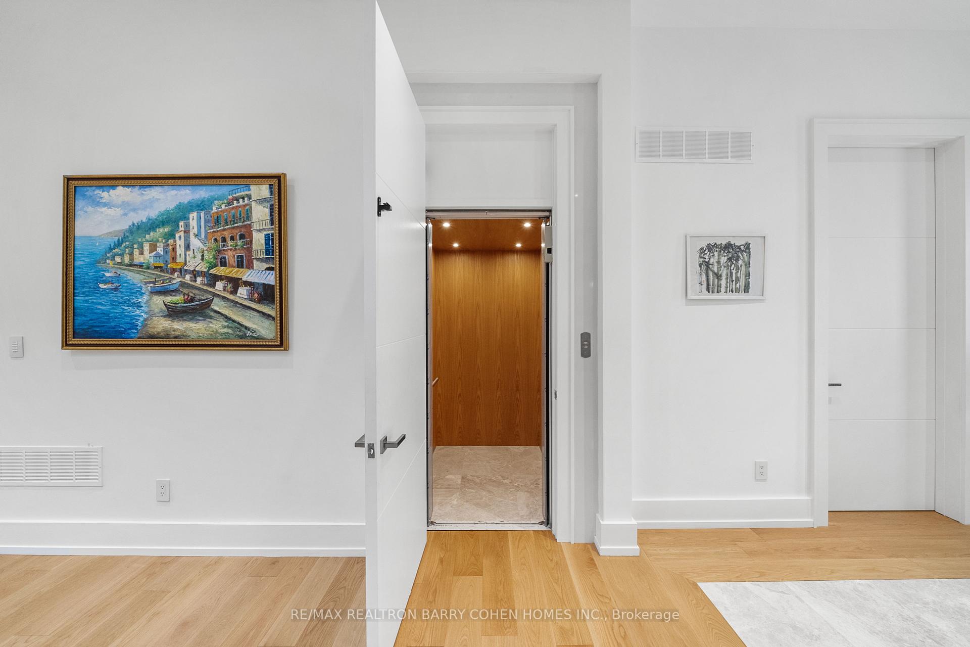 28 Brian Cliff Drive, Toronto
