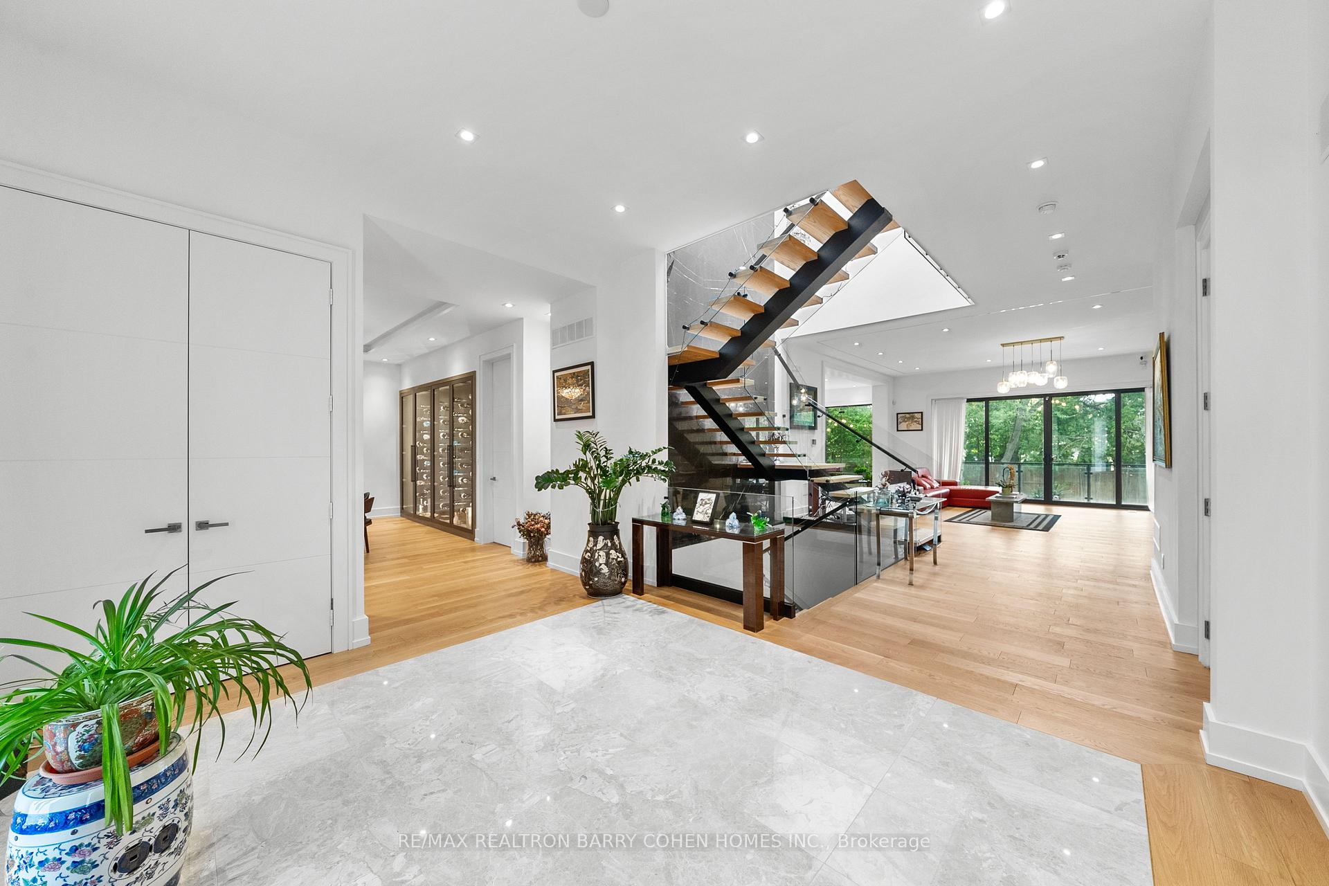 28 Brian Cliff Drive, Toronto