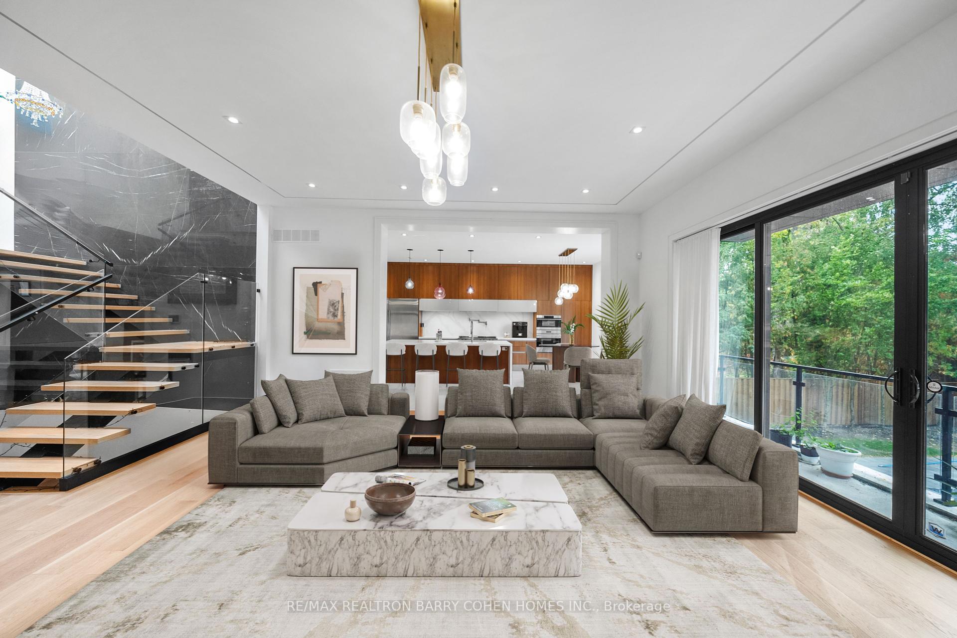 28 Brian Cliff Drive, Toronto
