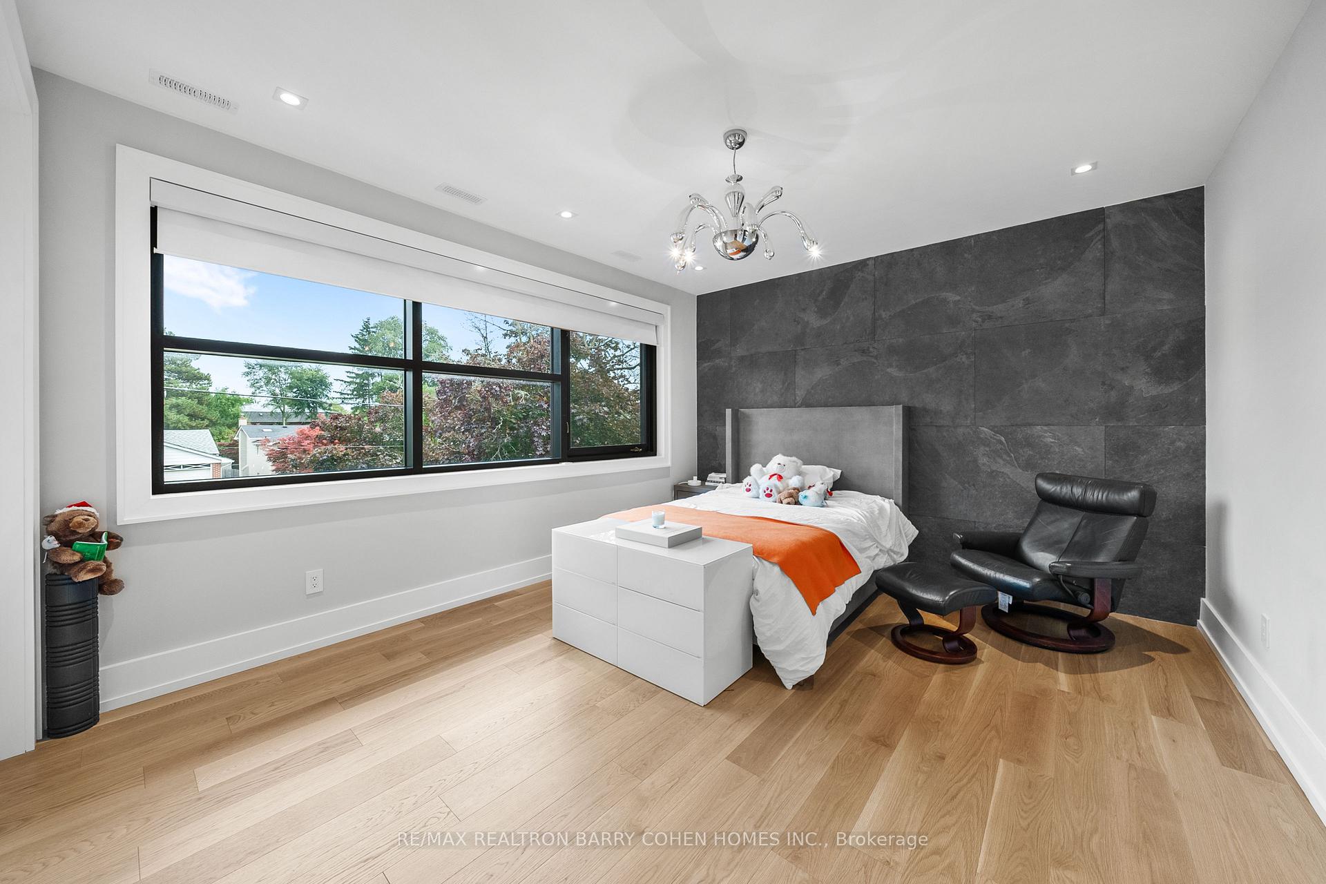 28 Brian Cliff Drive, Toronto