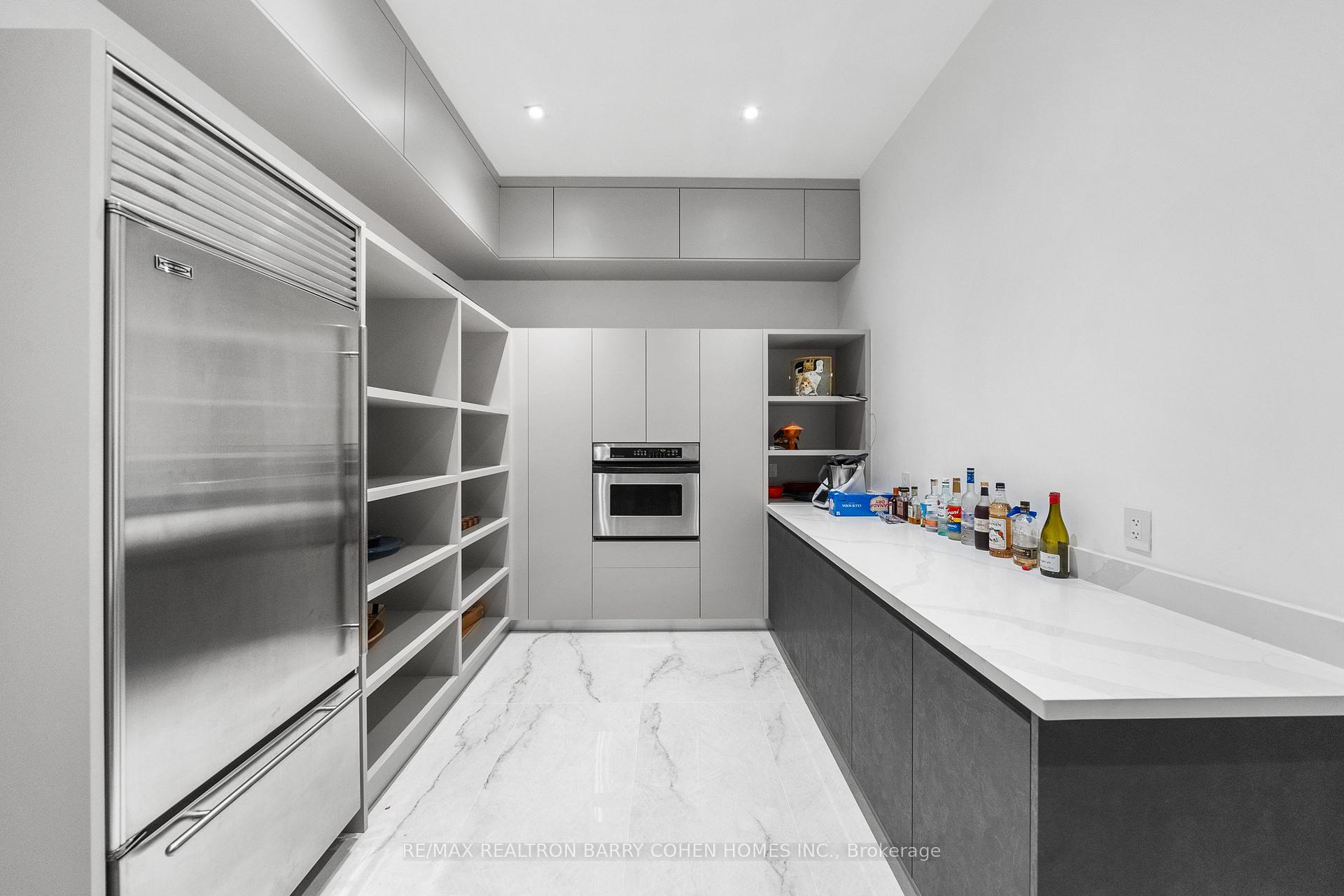 28 Brian Cliff Drive, Toronto