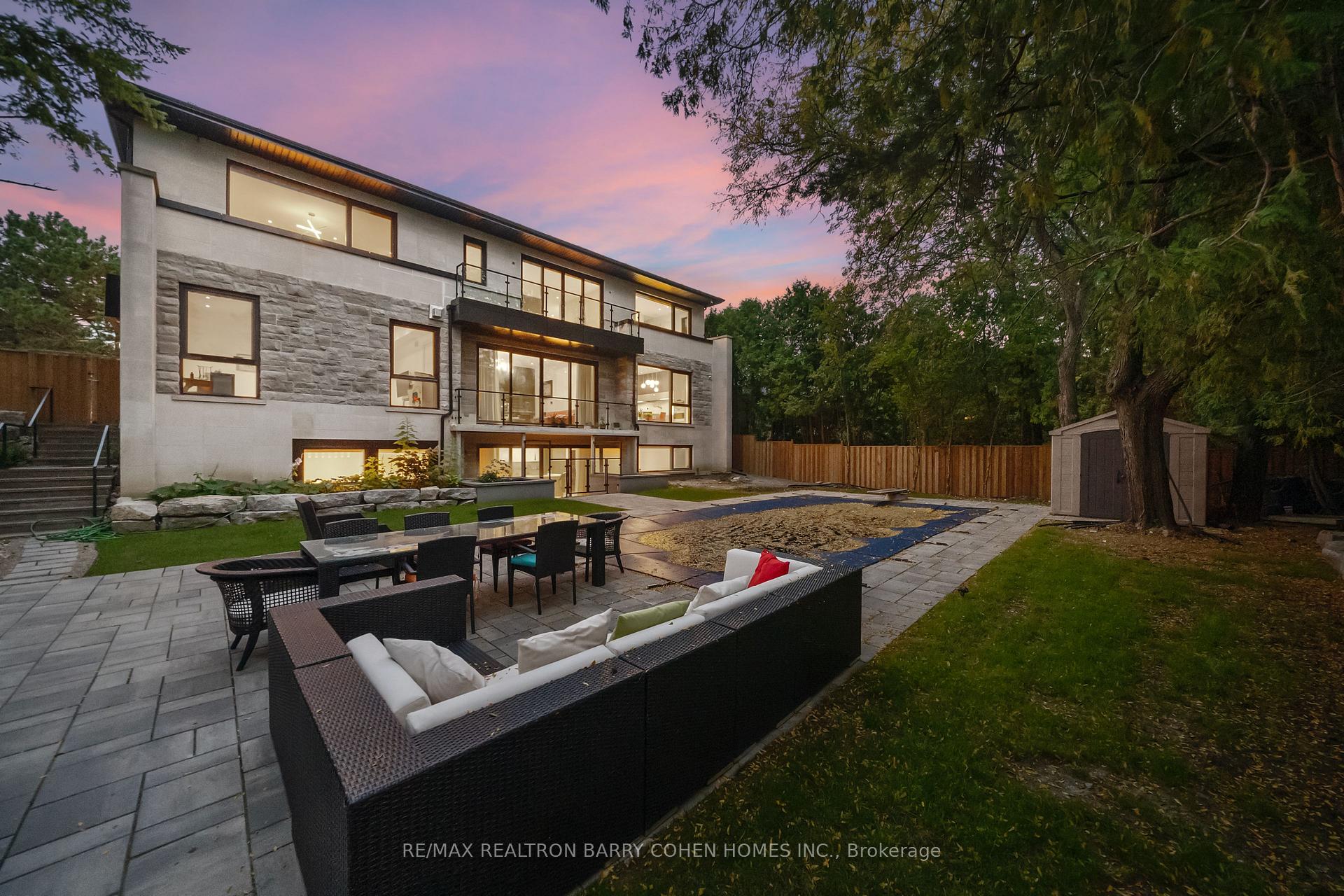 28 Brian Cliff Drive, Toronto