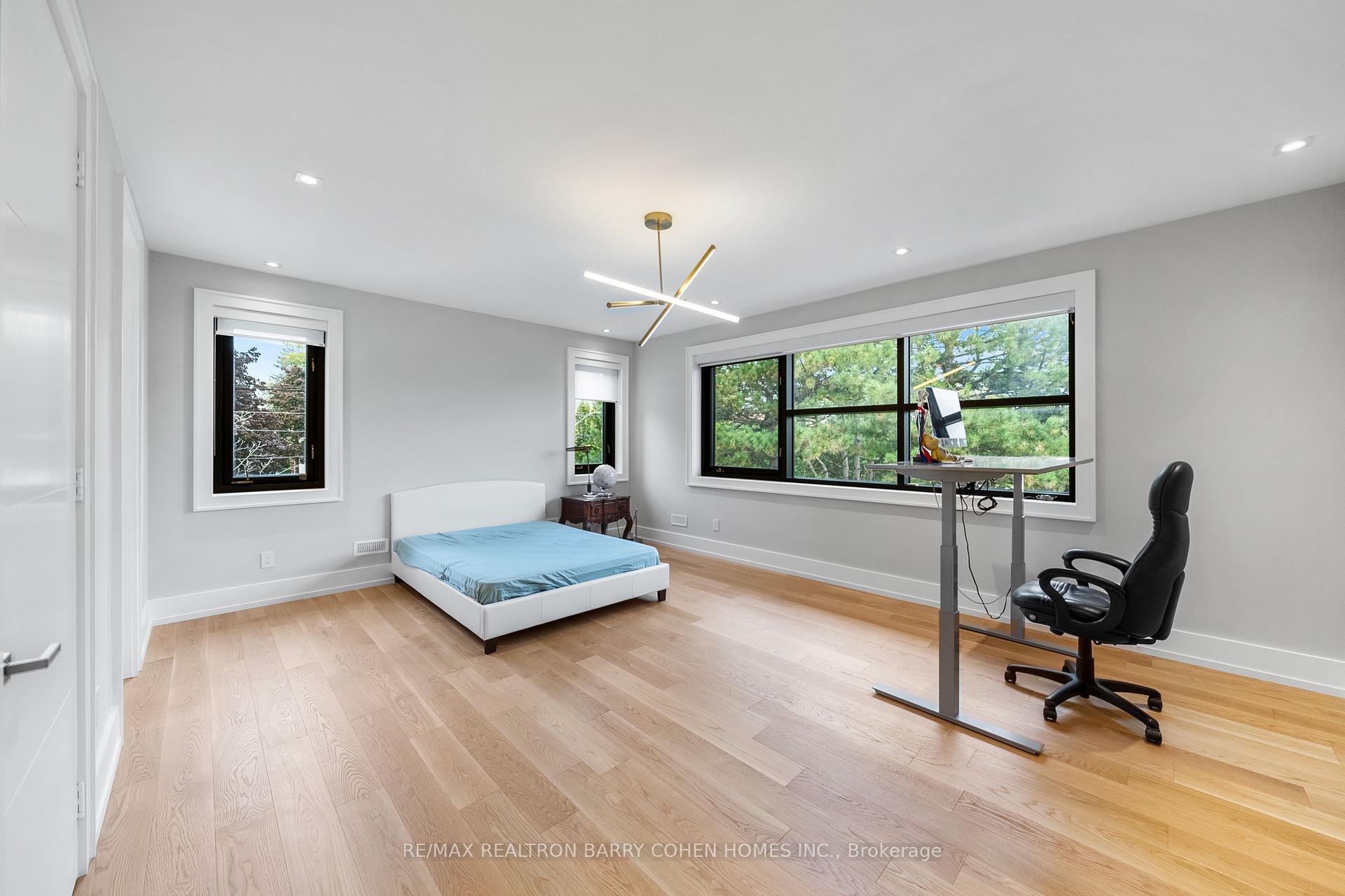 28 Brian Cliff Drive, Toronto