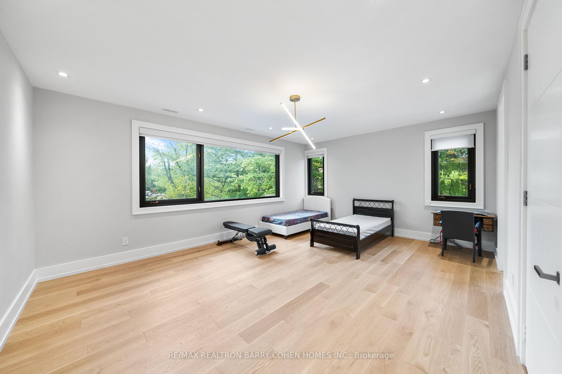 28 Brian Cliff Drive, Toronto