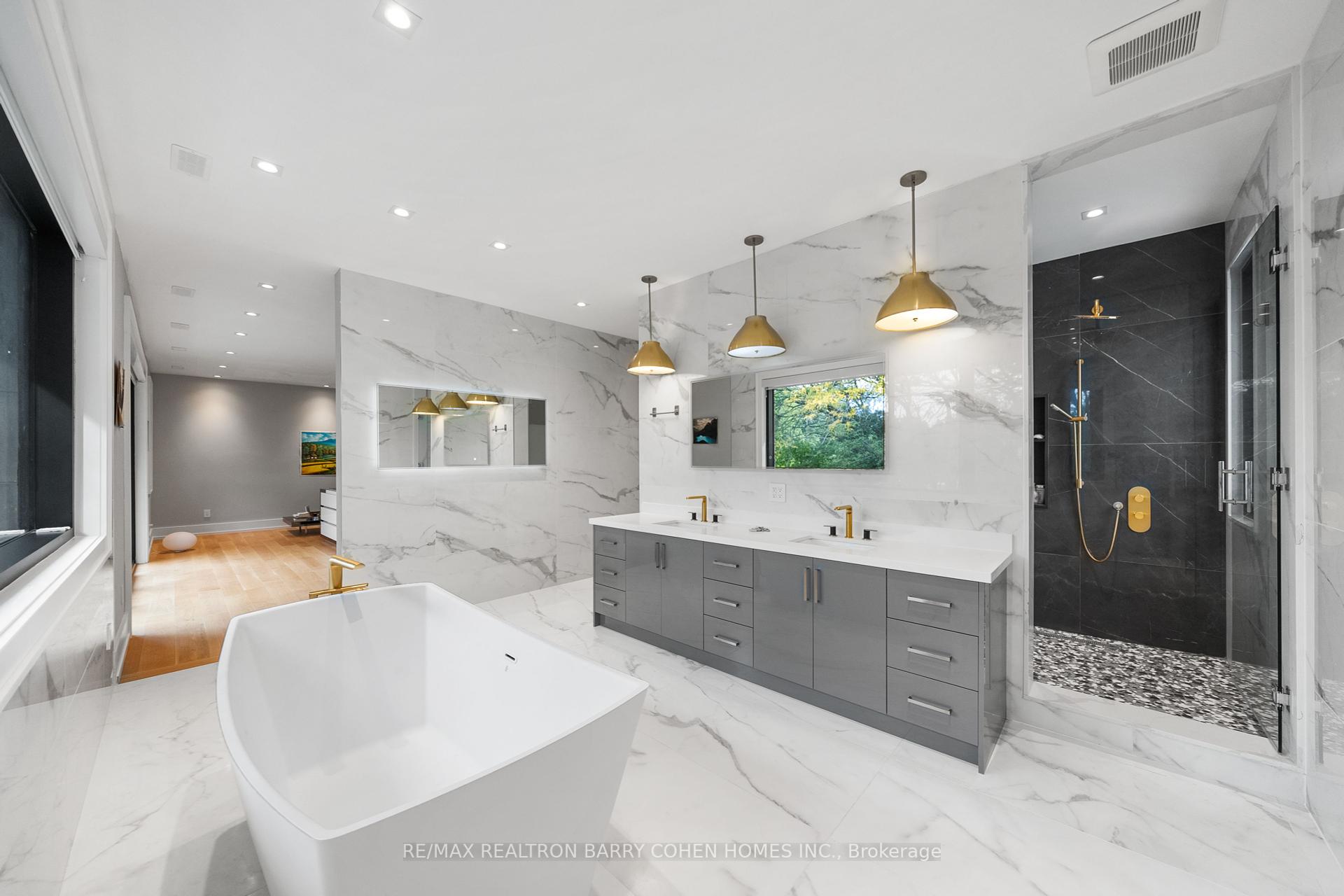28 Brian Cliff Drive, Toronto