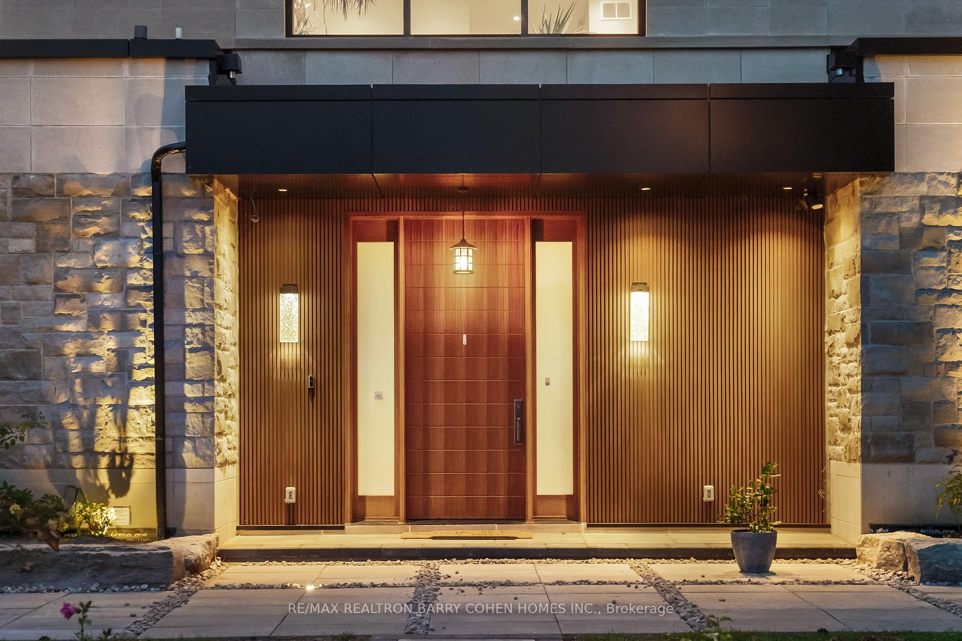 28 Brian Cliff Drive, Toronto