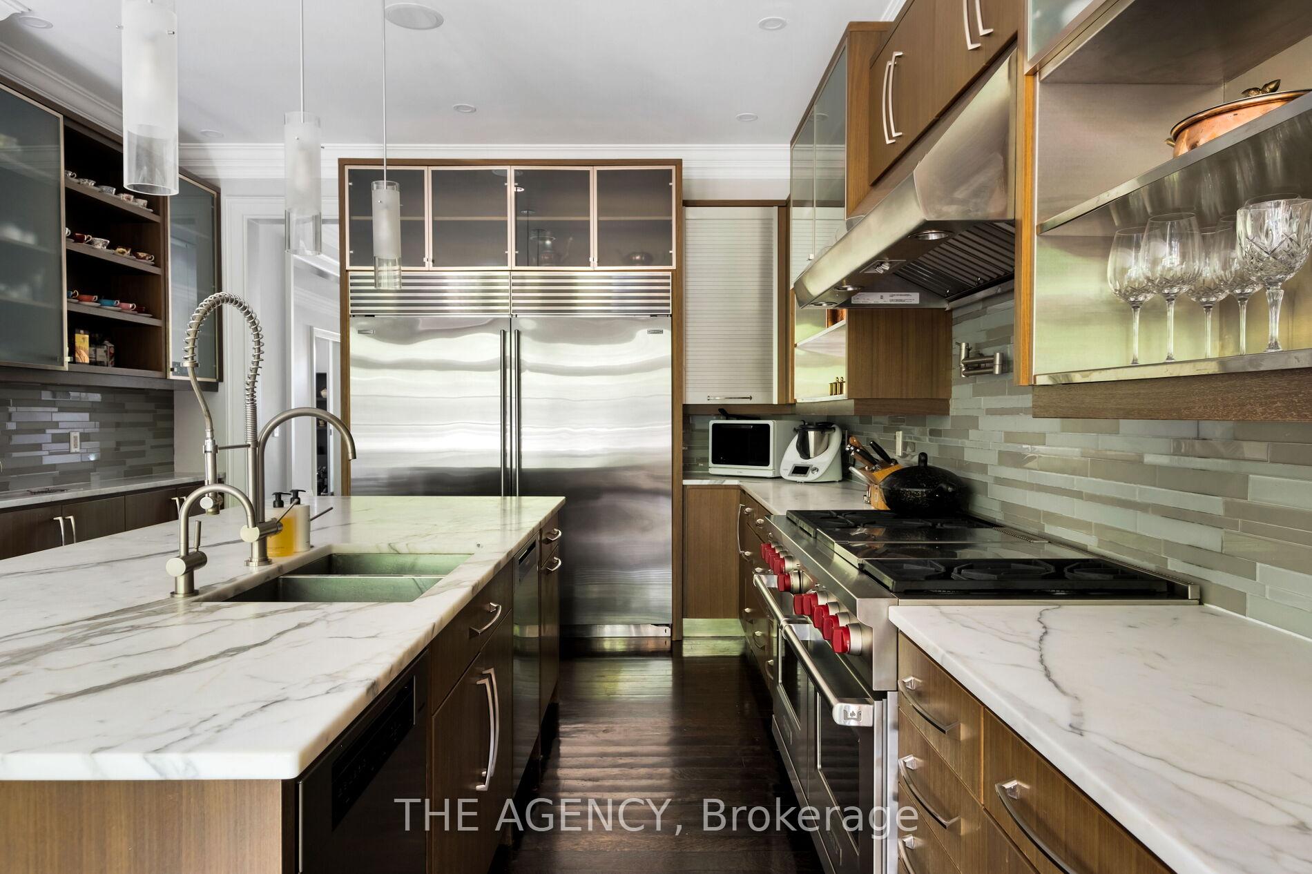 190 Forest Hill Road, Toronto C03