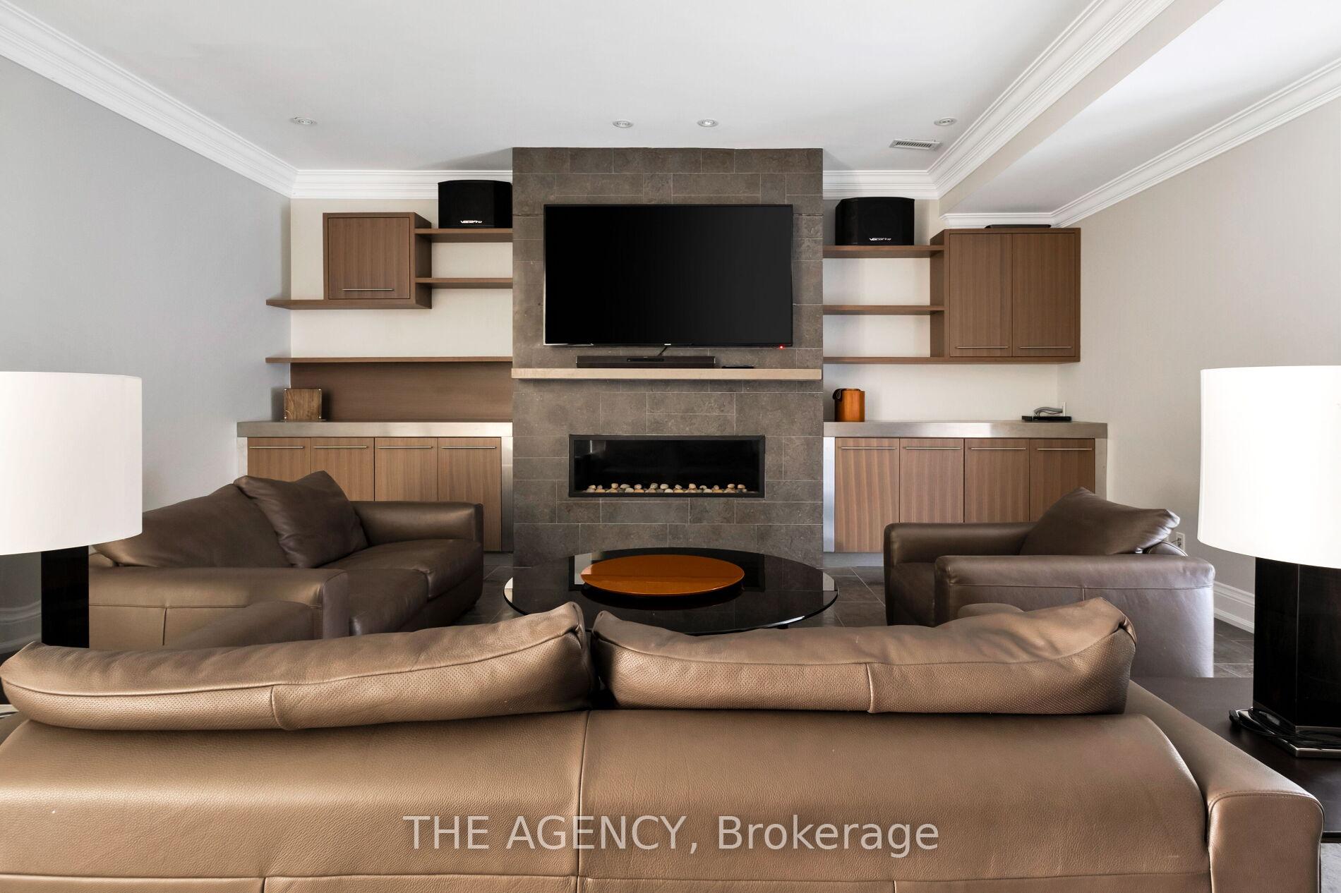 190 Forest Hill Road, Toronto C03