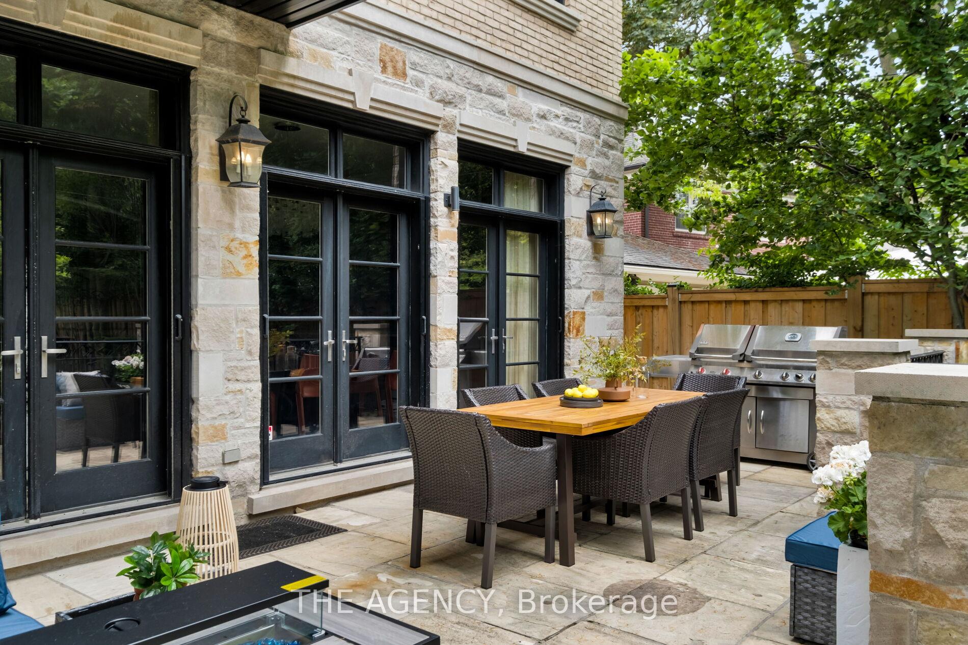 190 Forest Hill Road, Toronto C03