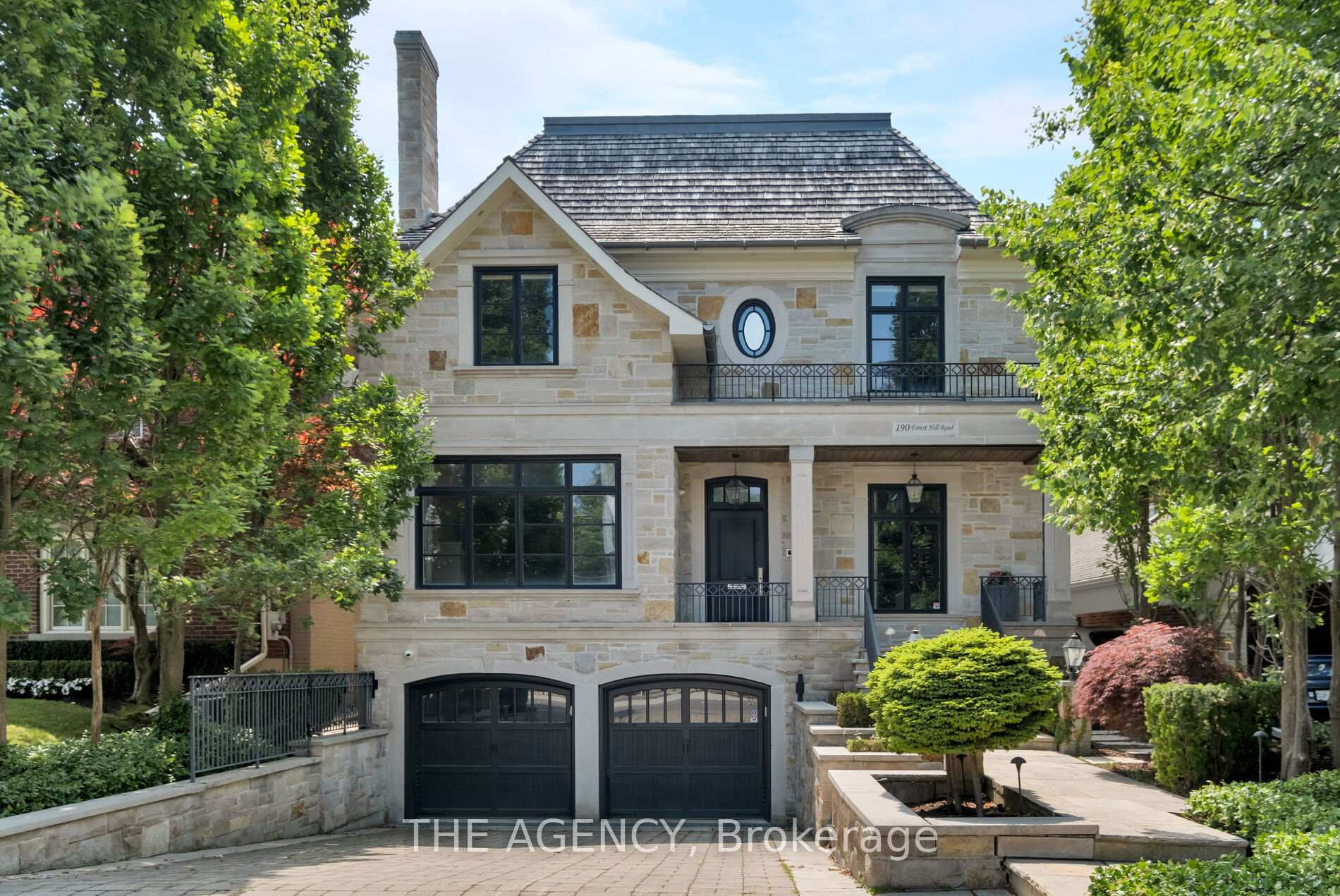190 Forest Hill Road, Toronto C03