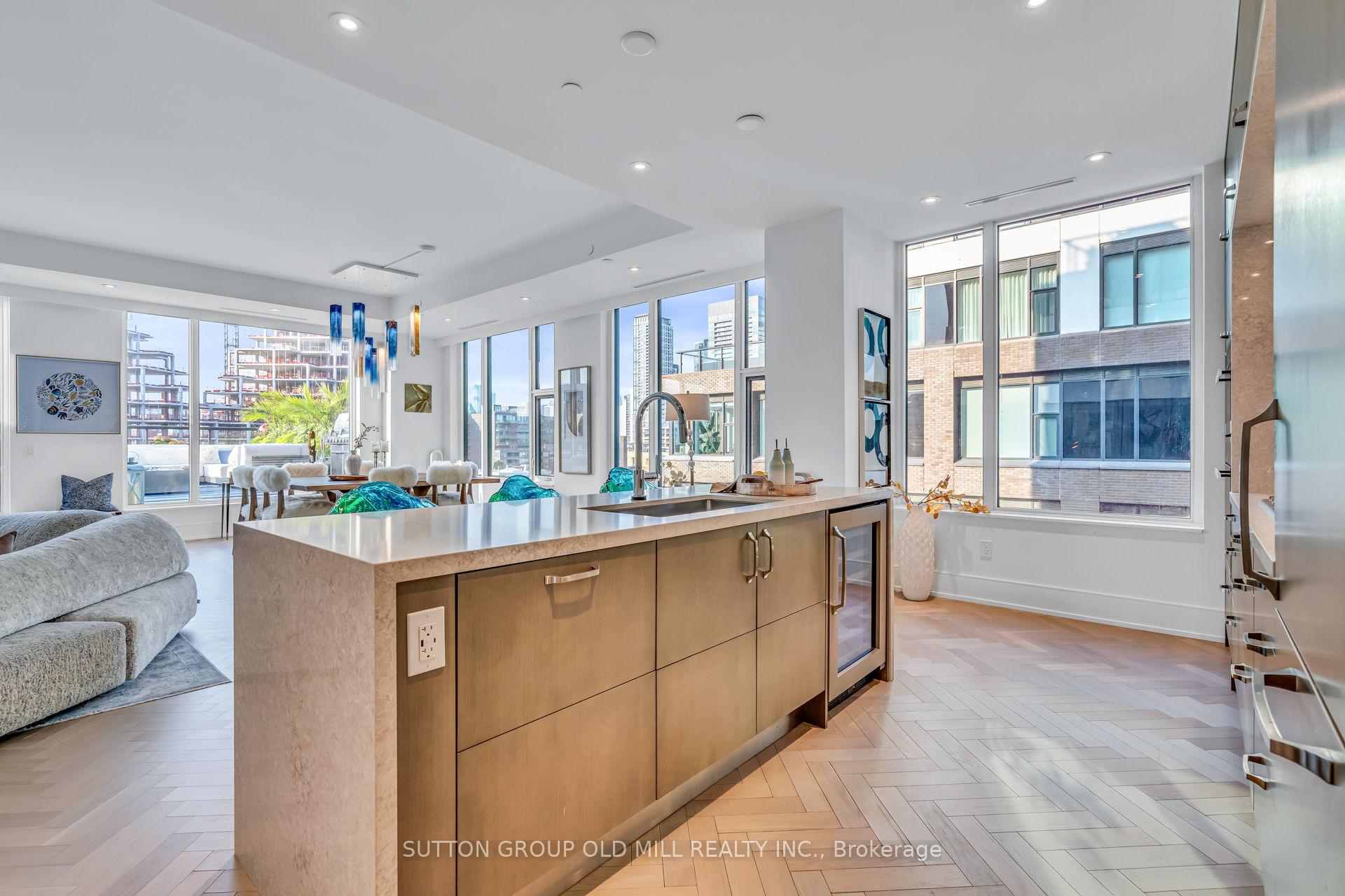 455 Wellington Street W 711, Toronto C01 Unit: 711