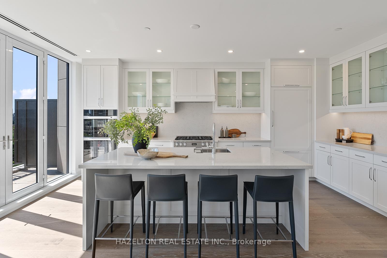 128 Hazelton Avenue 802