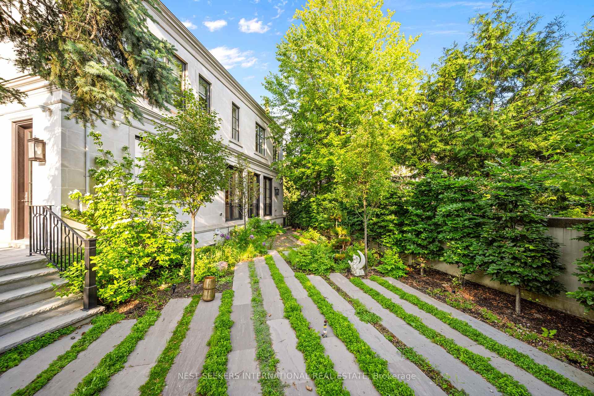 100 Ardwold Gate