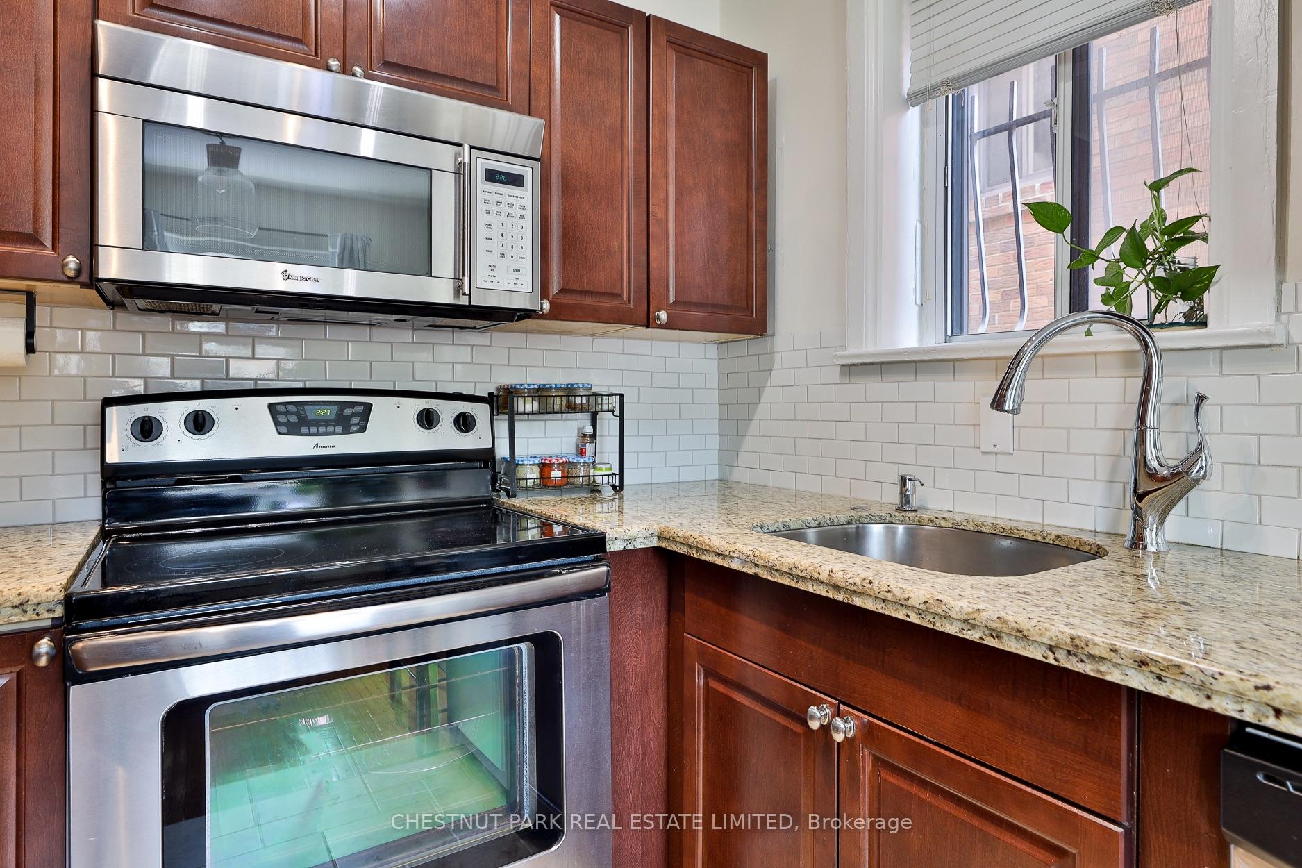 1648 Bathurst Street 5