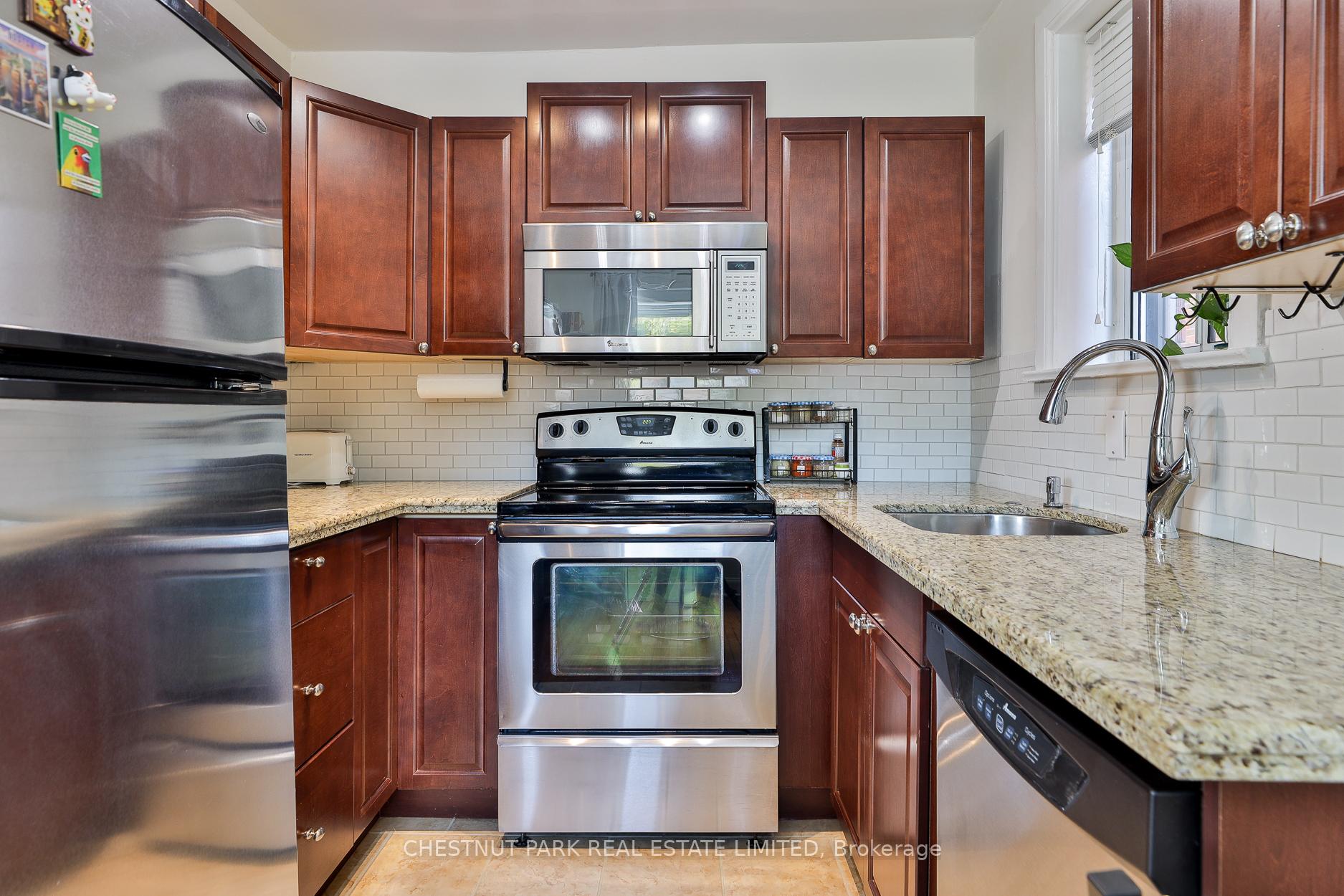 1648 Bathurst Street 5