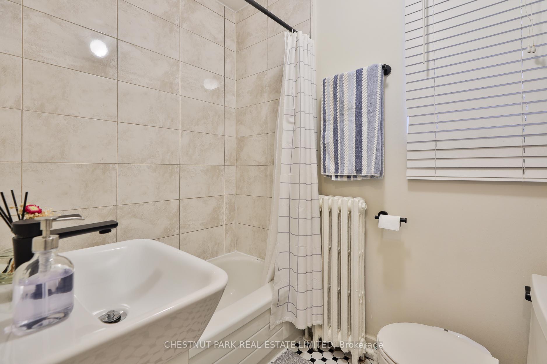 1648 Bathurst Street 5