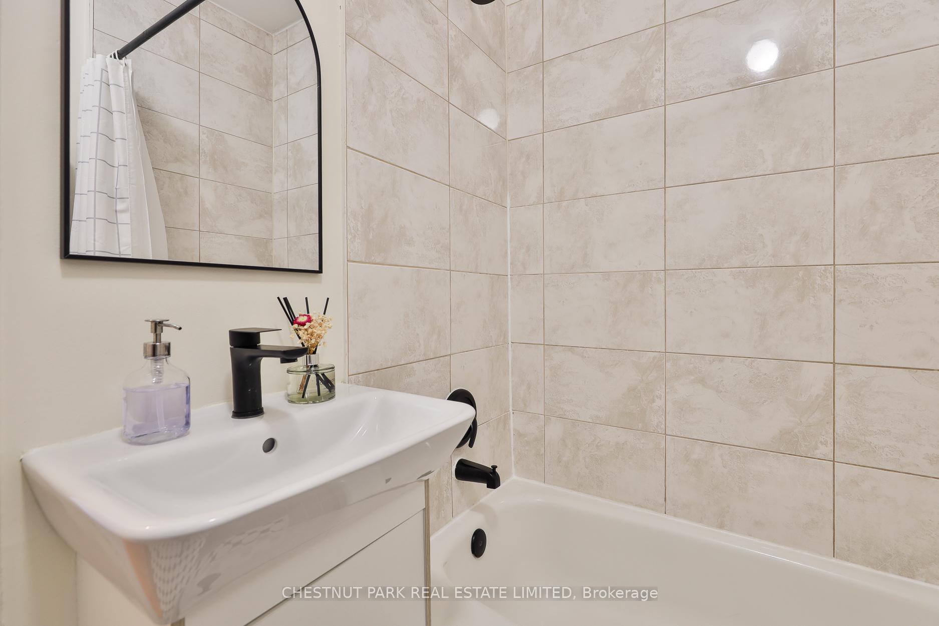 1648 Bathurst Street 5