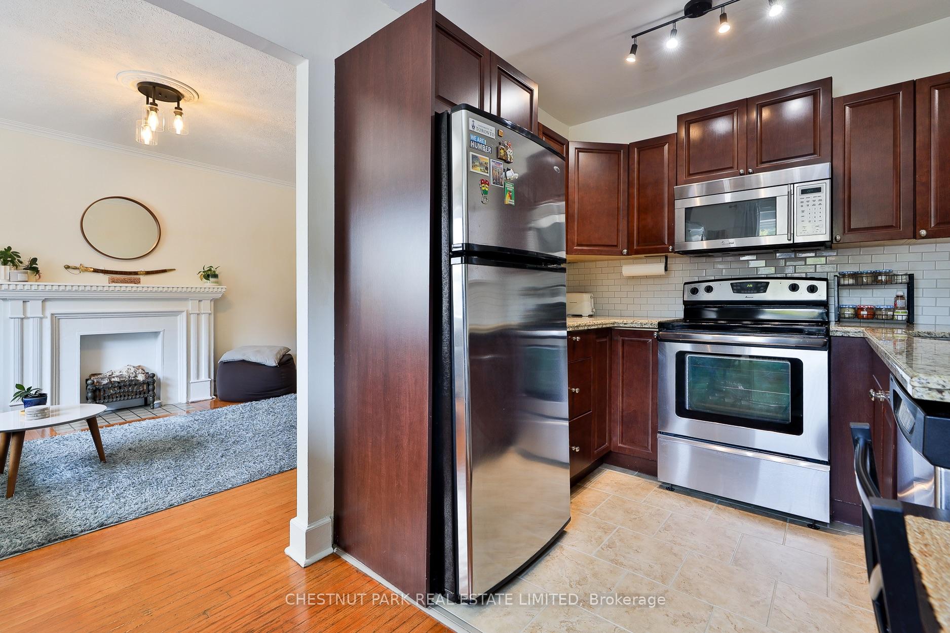 1648 Bathurst Street 5