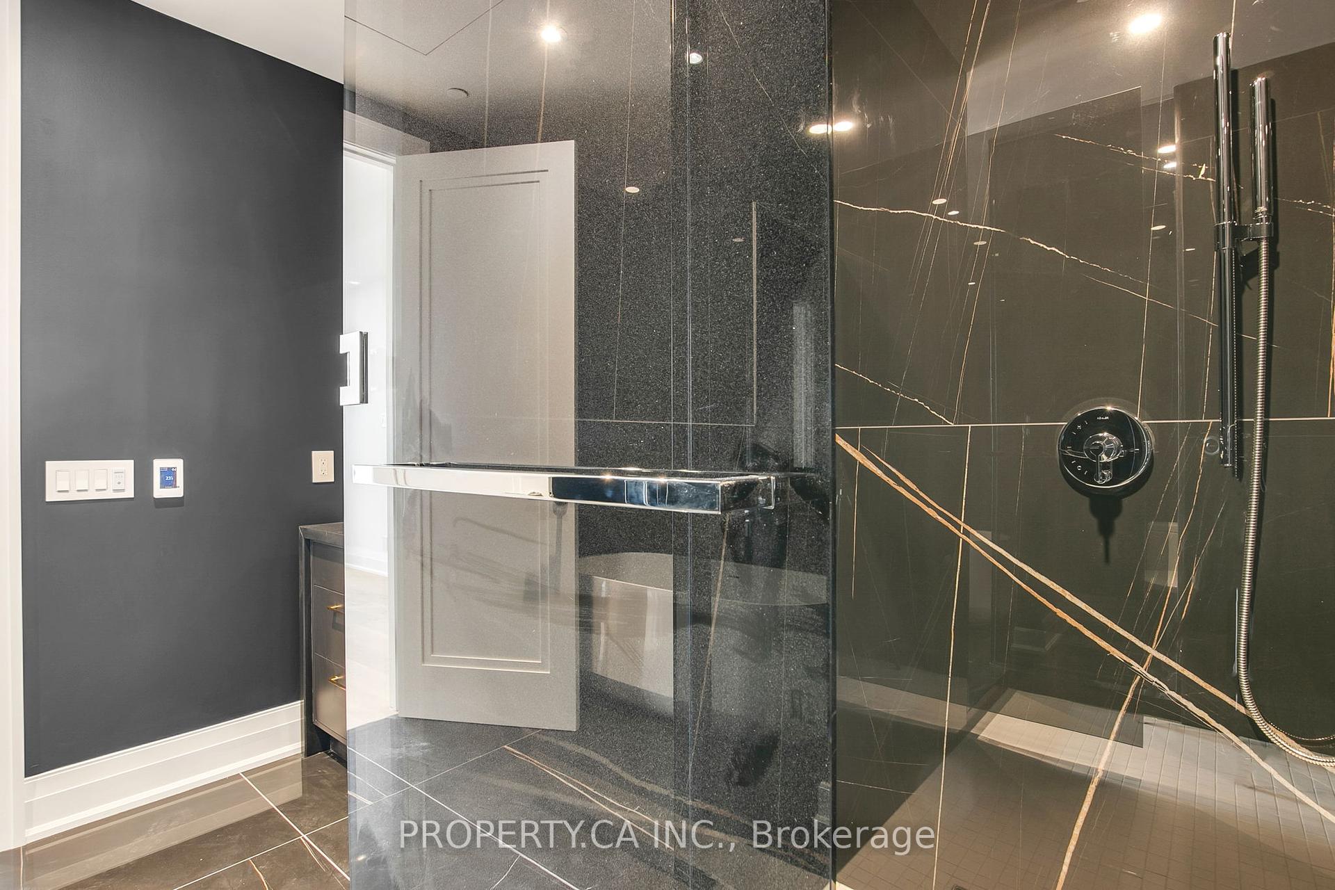 10 Prince Arthur Avenue 403