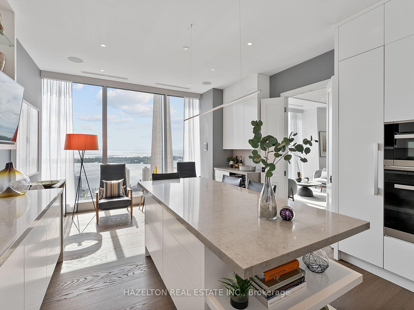 183 Wellington Street W 4006