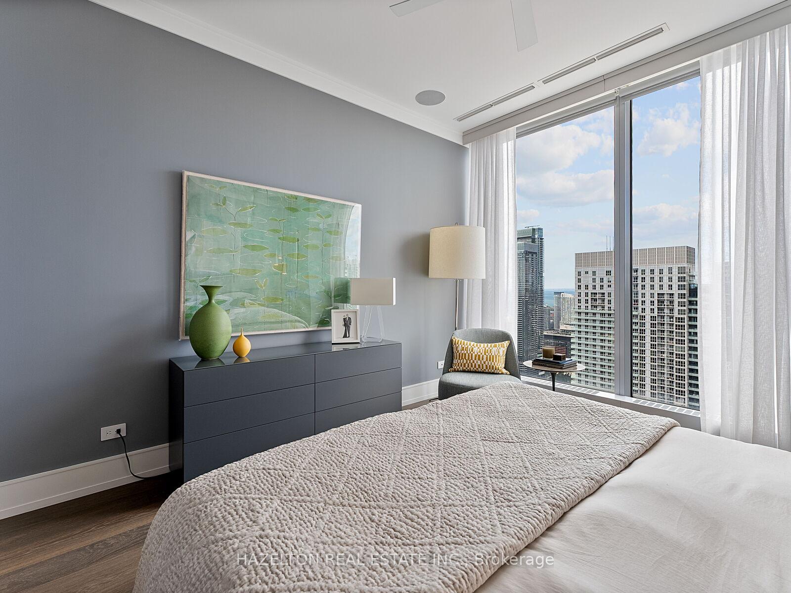 183 Wellington Street W 4006