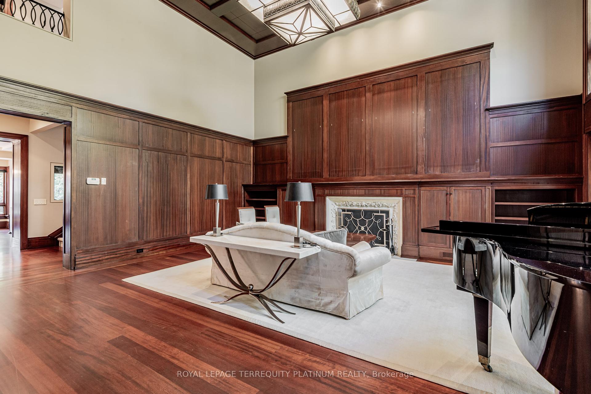 177 Roxborough Drive