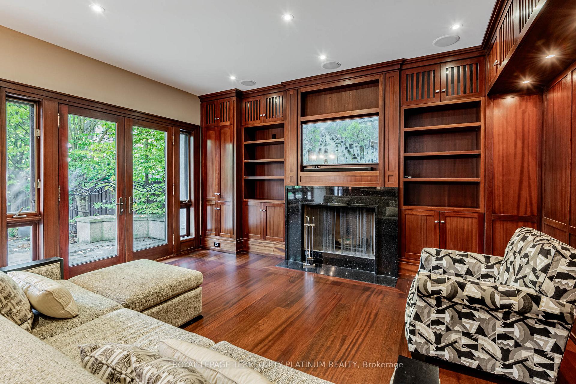 177 Roxborough Drive