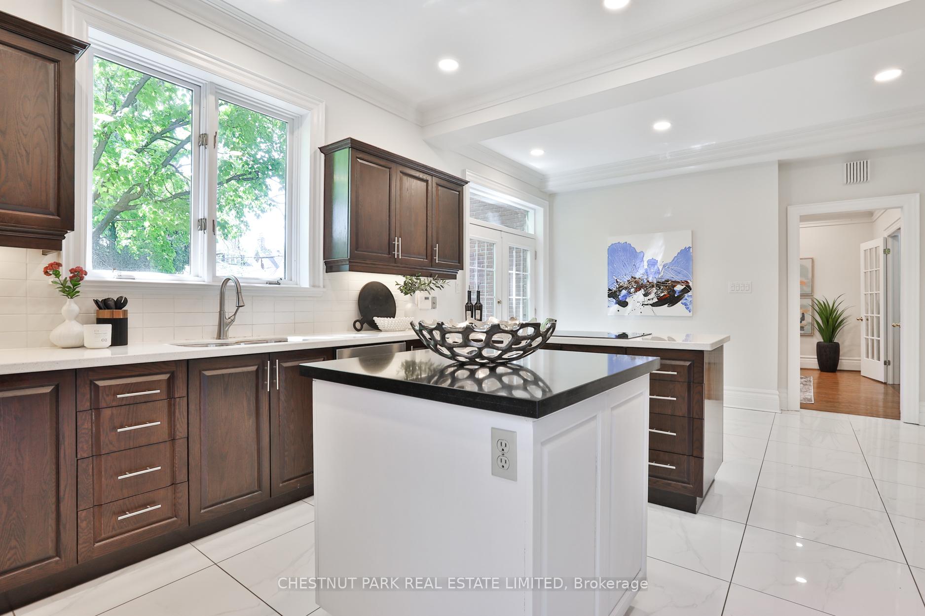 121 Roxborough Drive