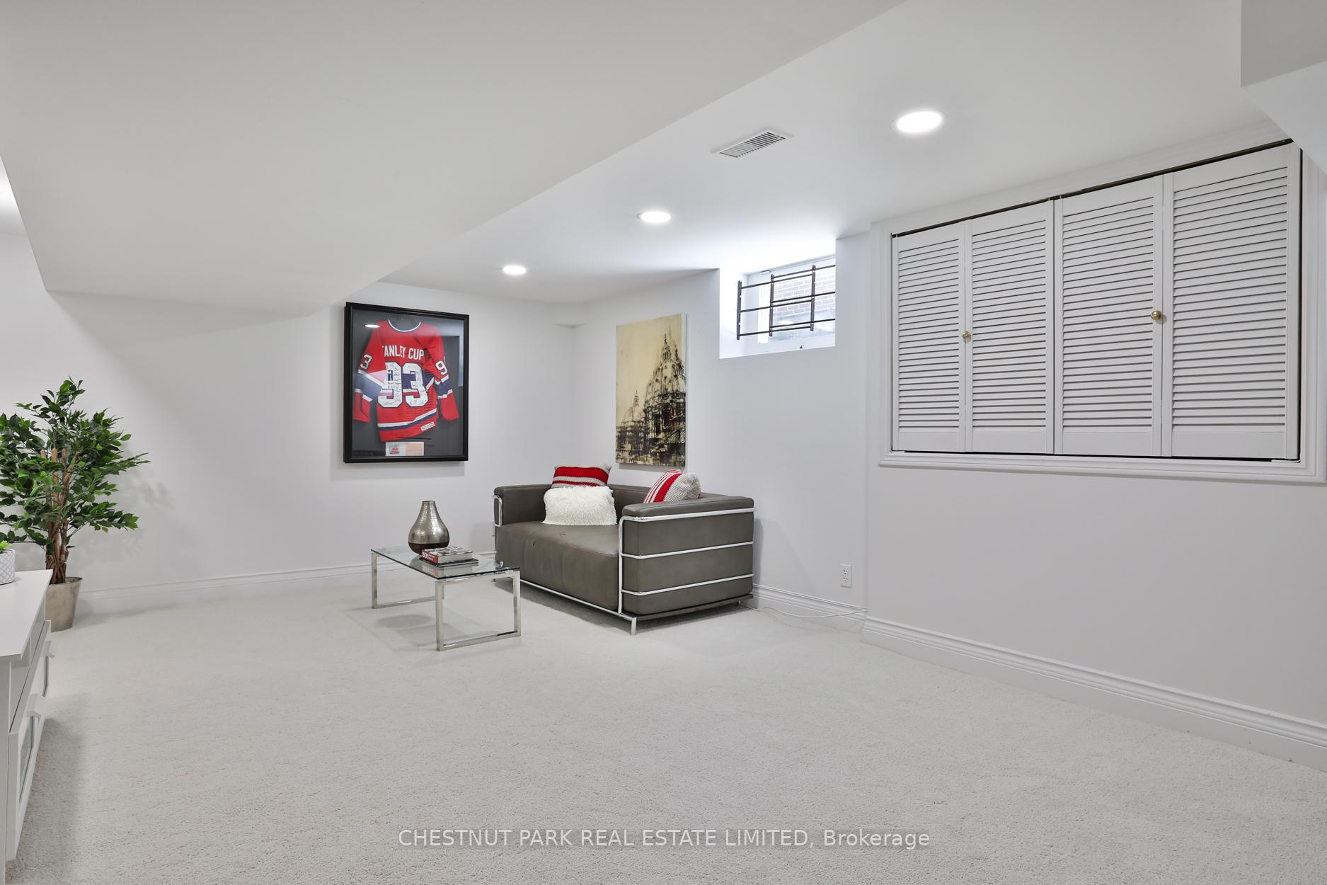 121 Roxborough Drive