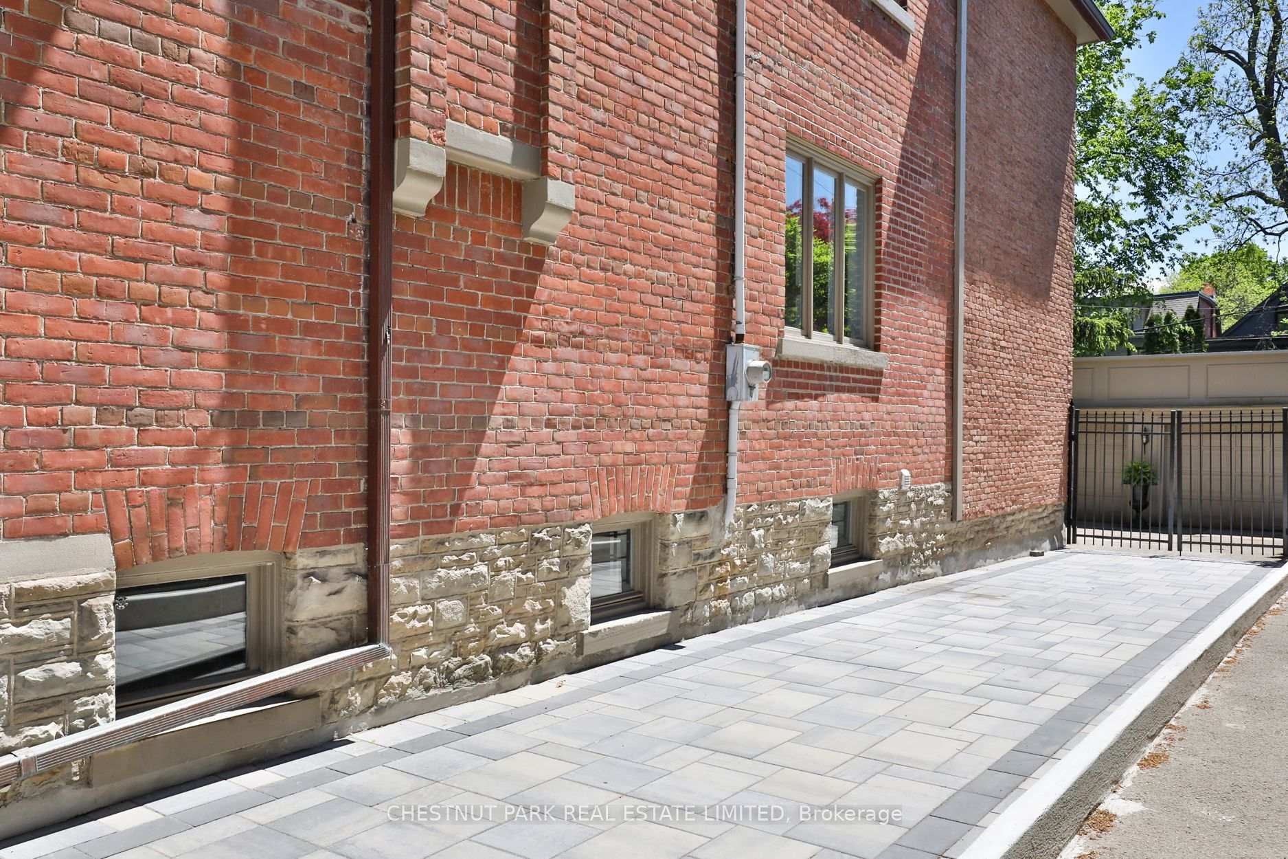 121 Roxborough Drive