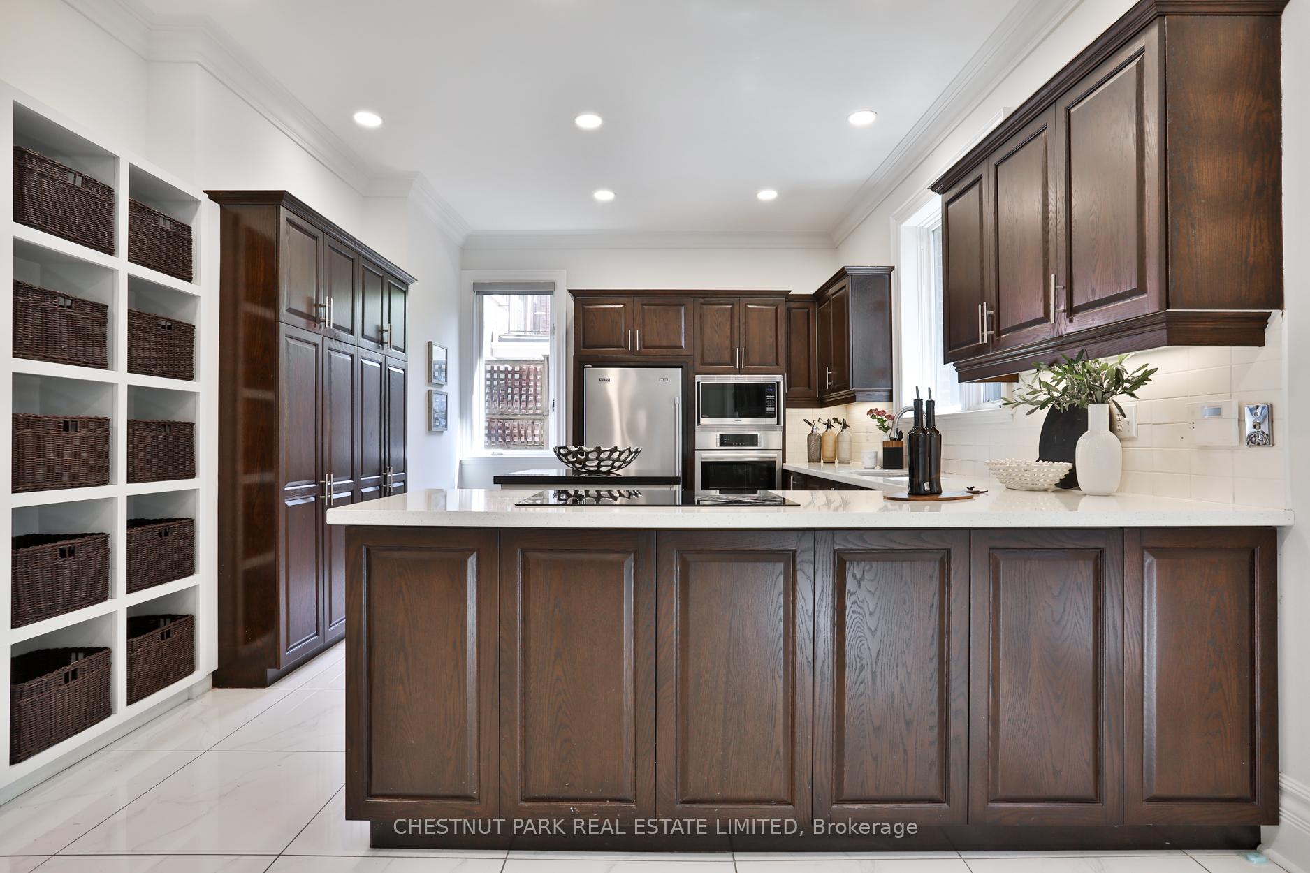 121 Roxborough Drive