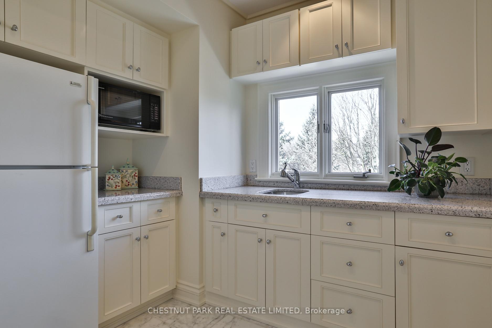 170 Roxborough Drive