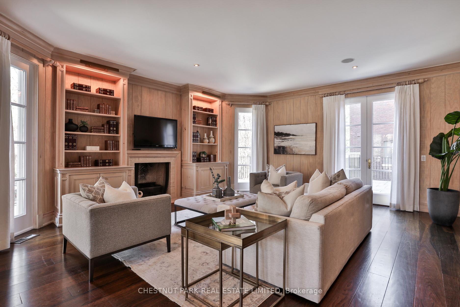 170 Roxborough Drive