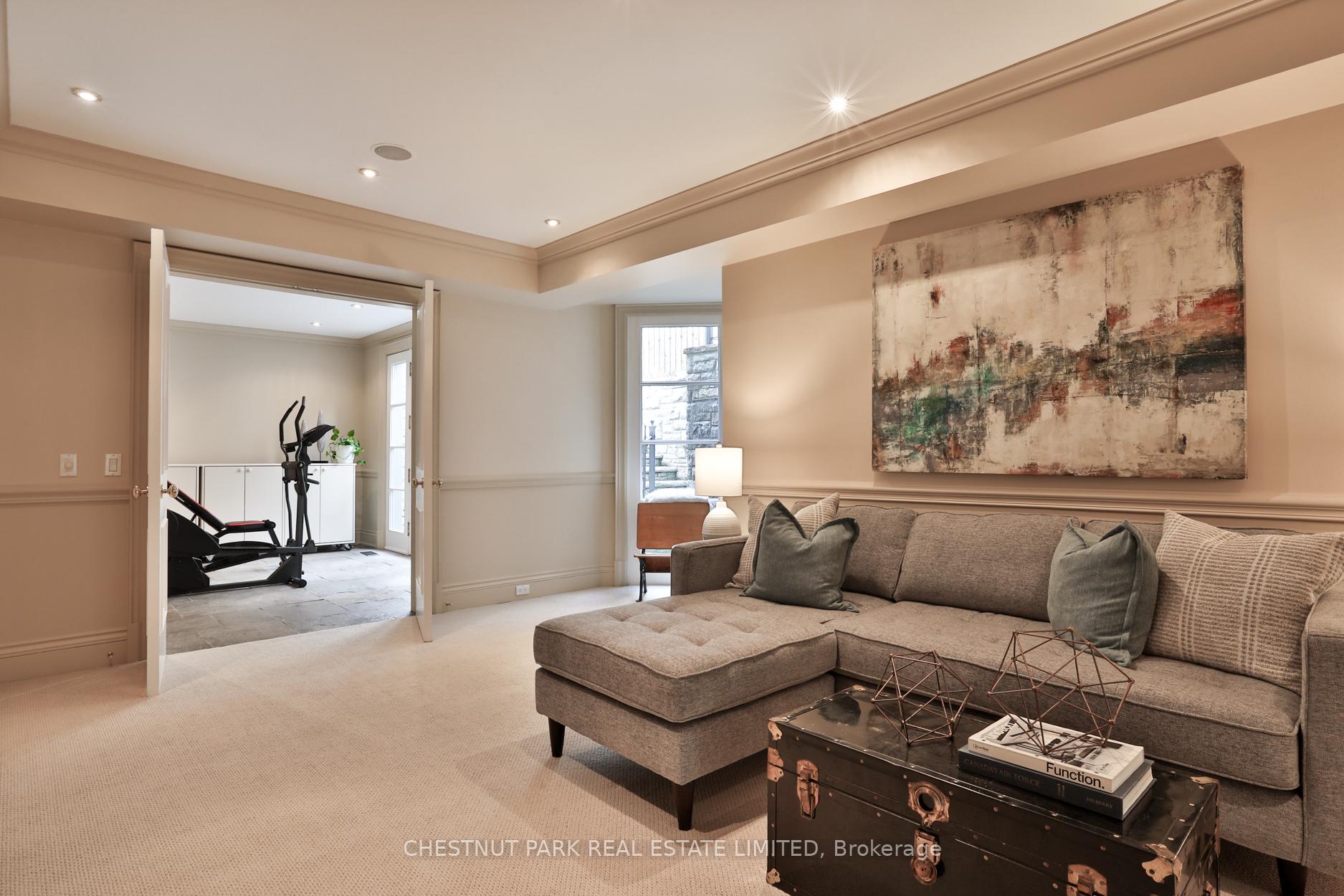 170 Roxborough Drive